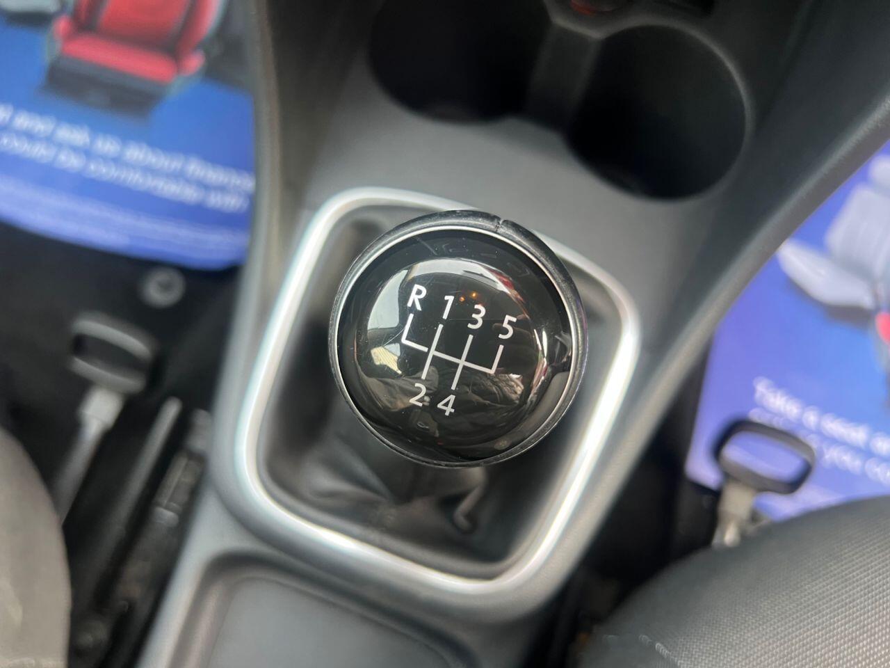 Volkswagen Polo - Image 34