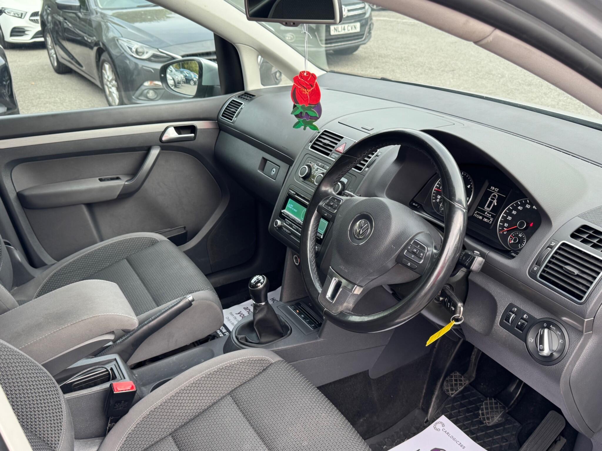 Volkswagen Touran - Image 18