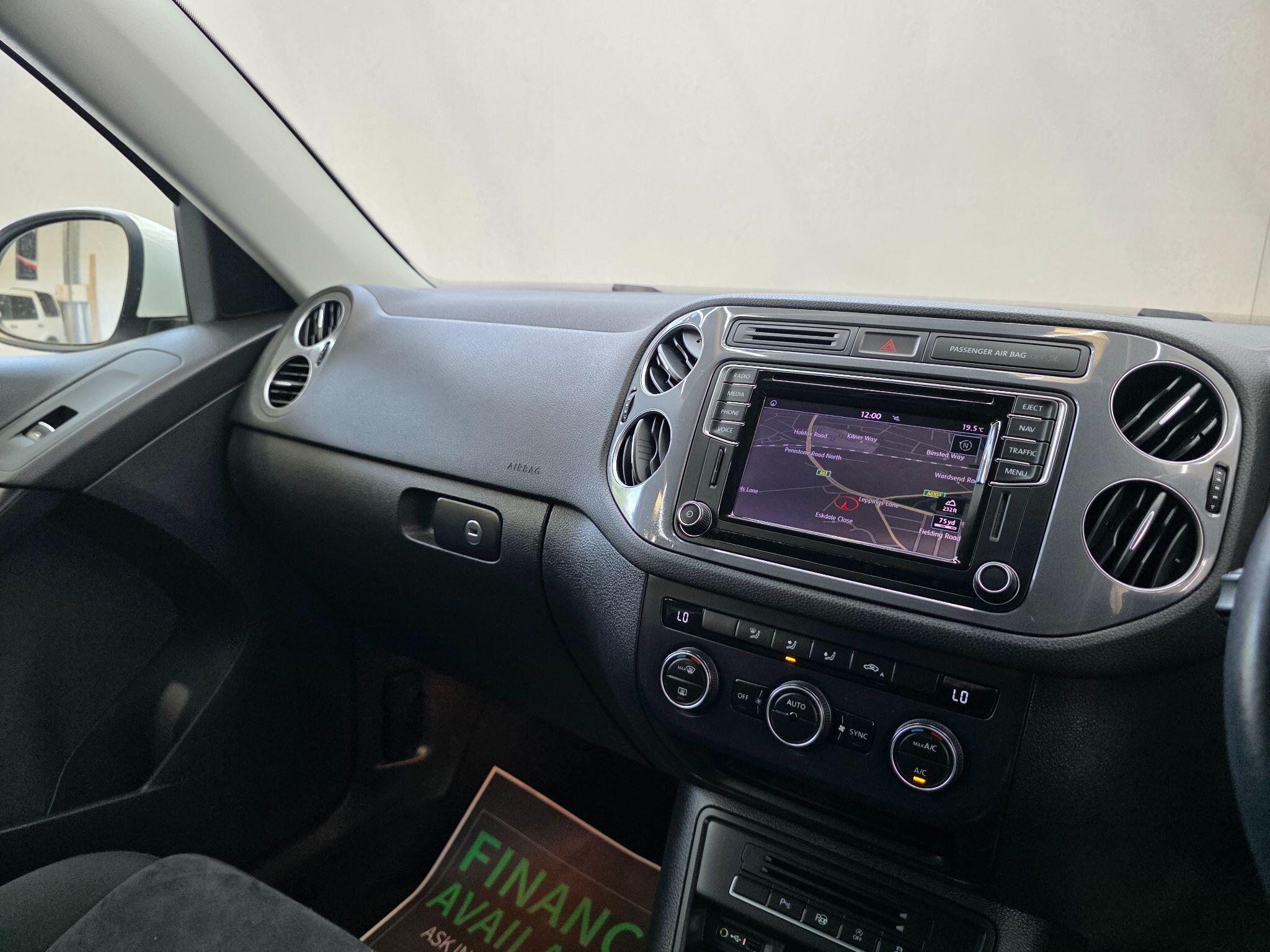 Volkswagen Tiguan - Image 16