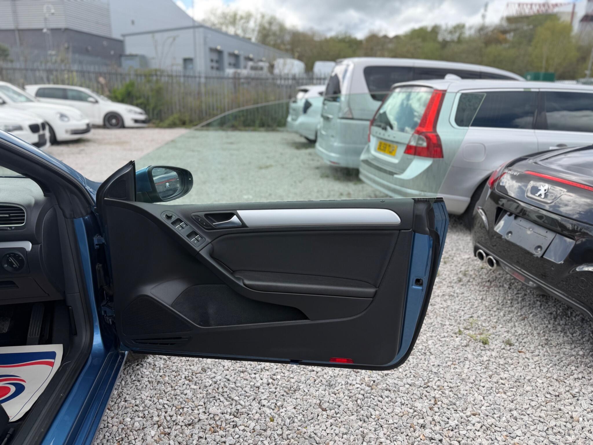 Volkswagen Golf - Image 19