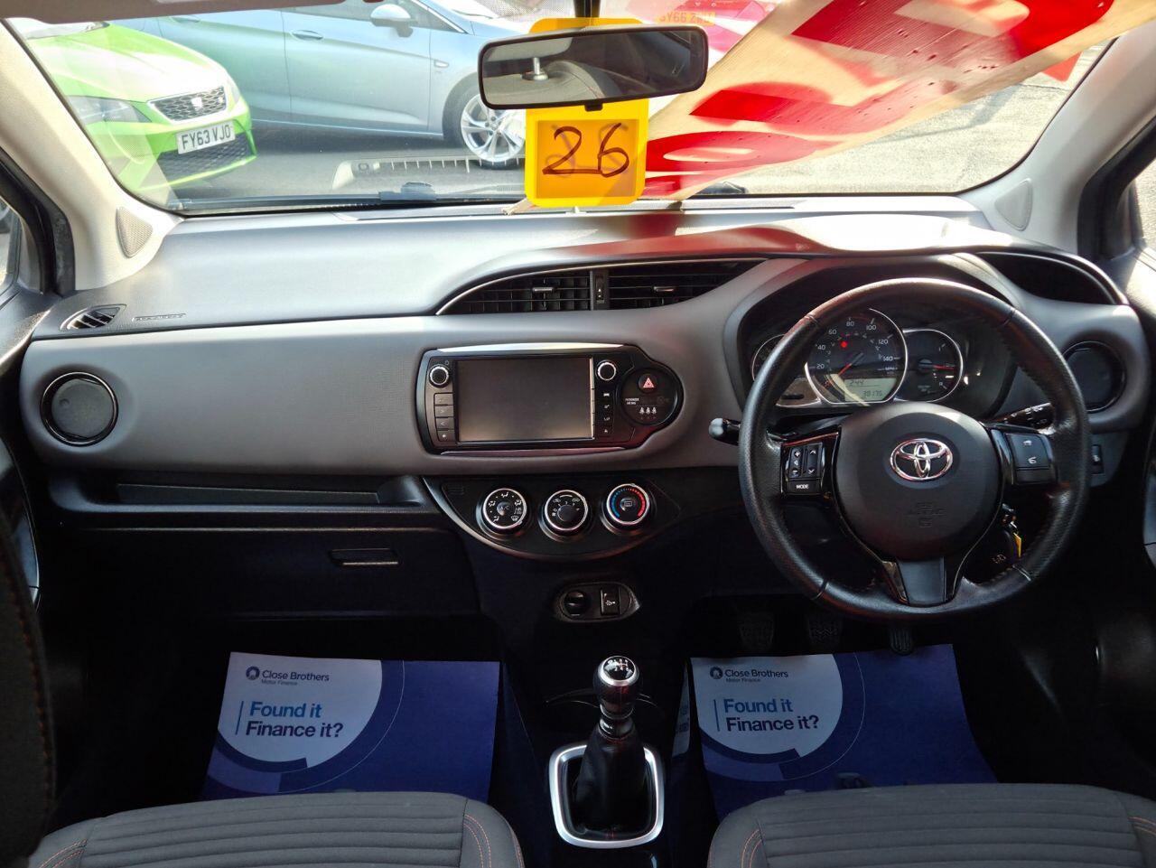 Toyota Yaris - Image 26