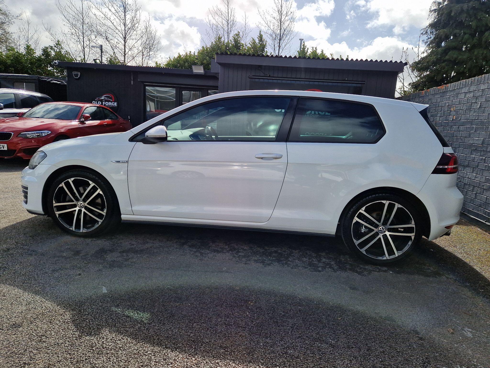 Volkswagen Golf - Image 6