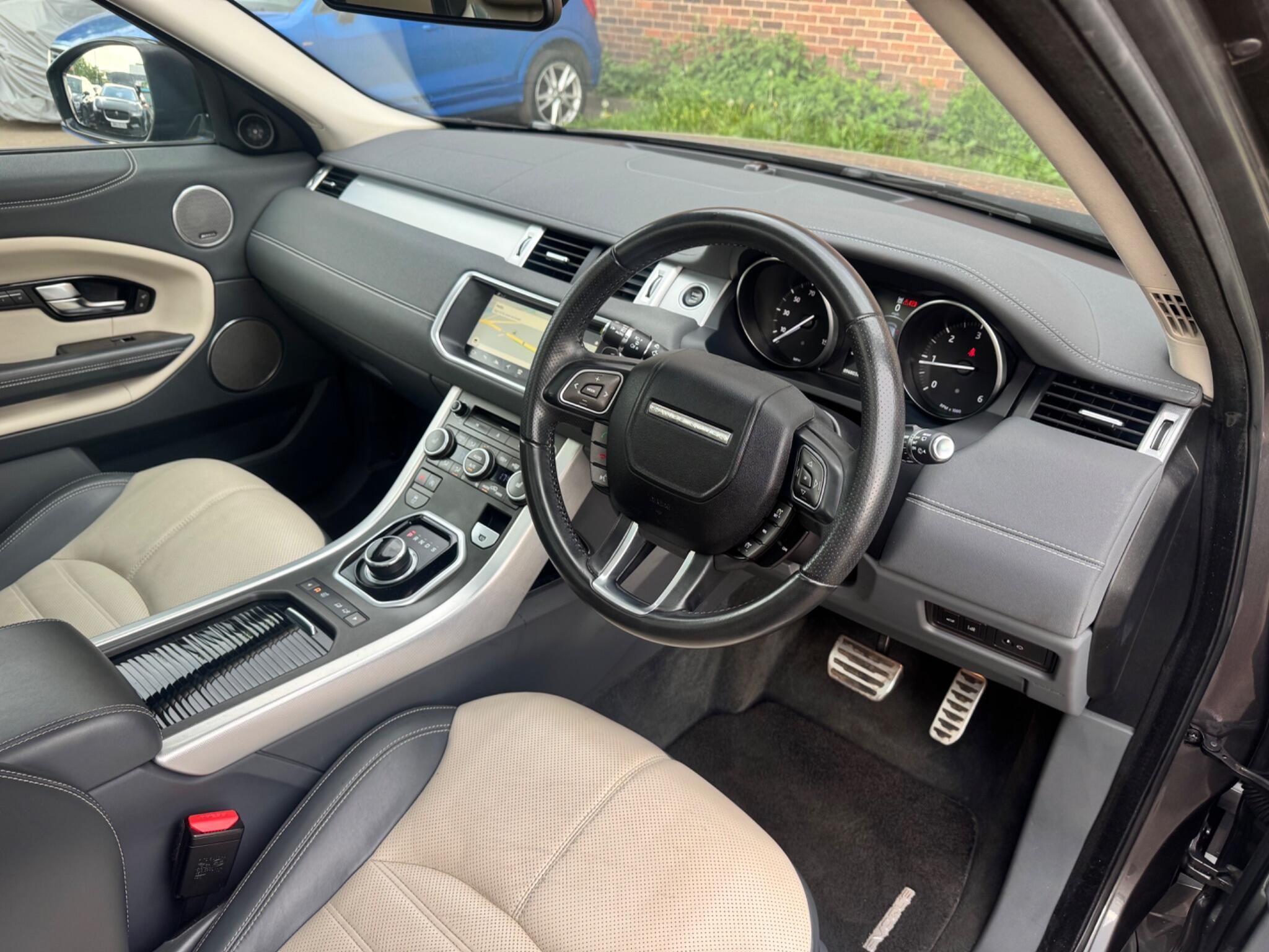 Land Rover Range Rover Evoque - Image 26