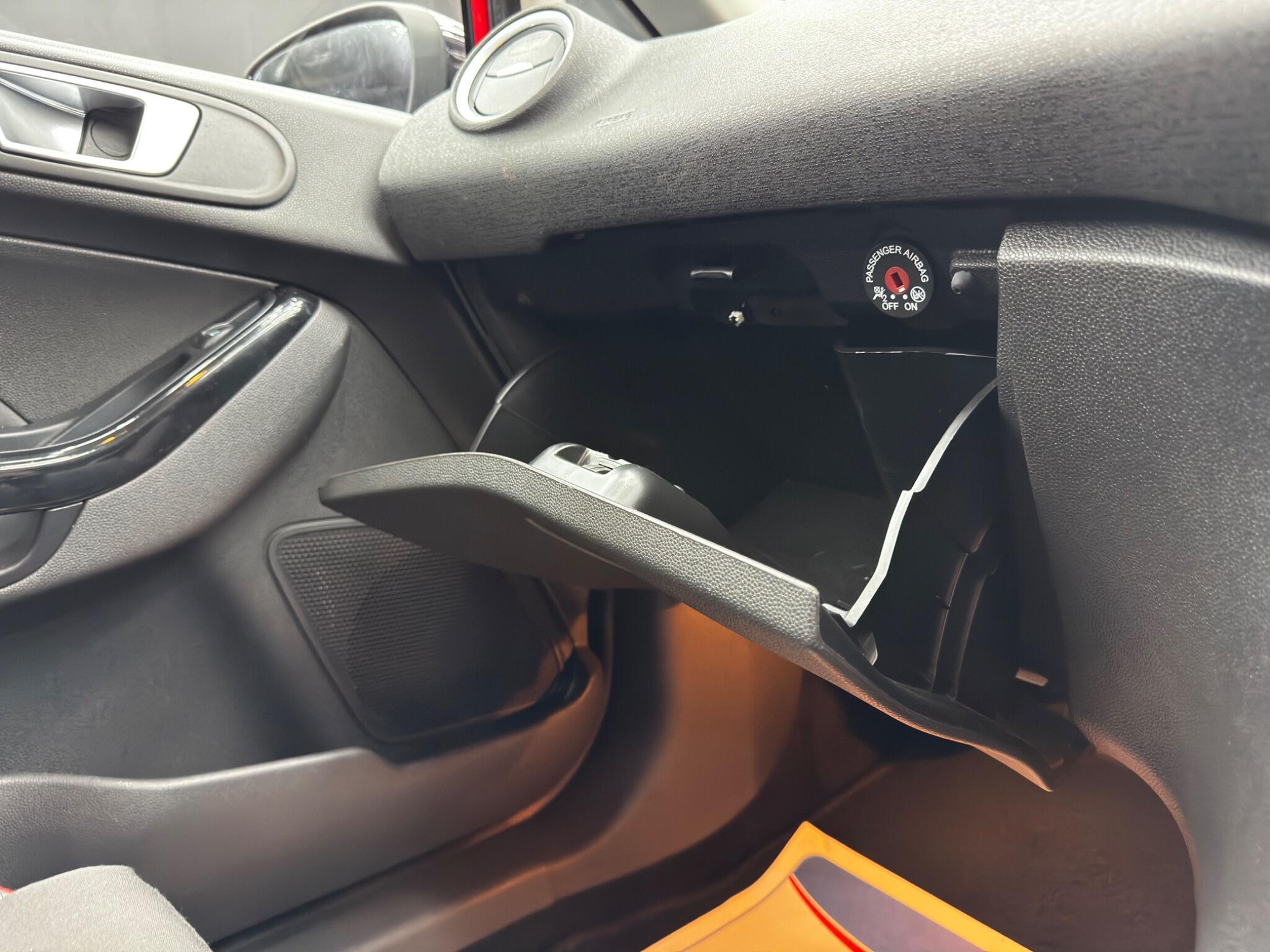 Ford Fiesta - Image 37