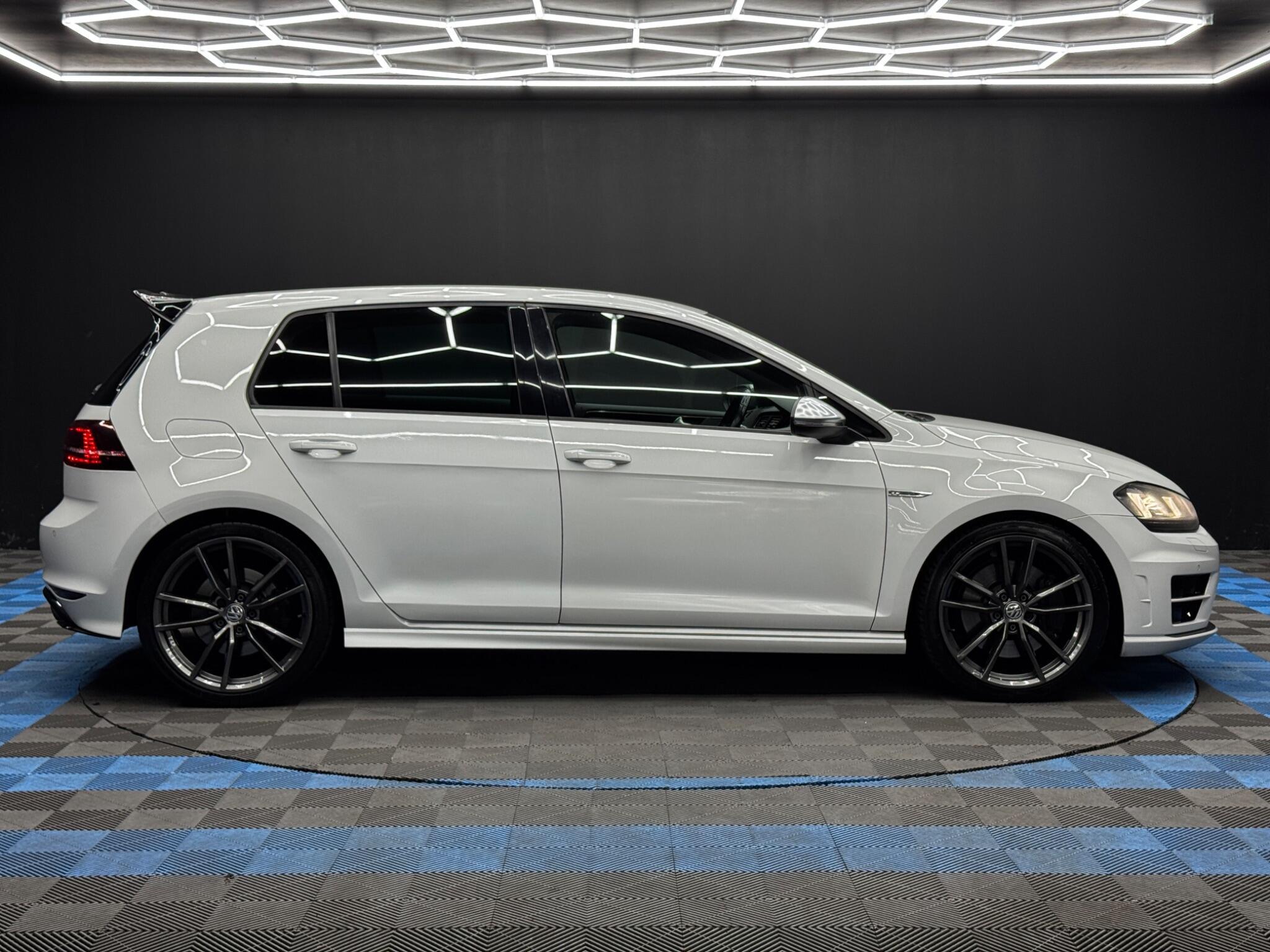 Volkswagen Golf - Image 4