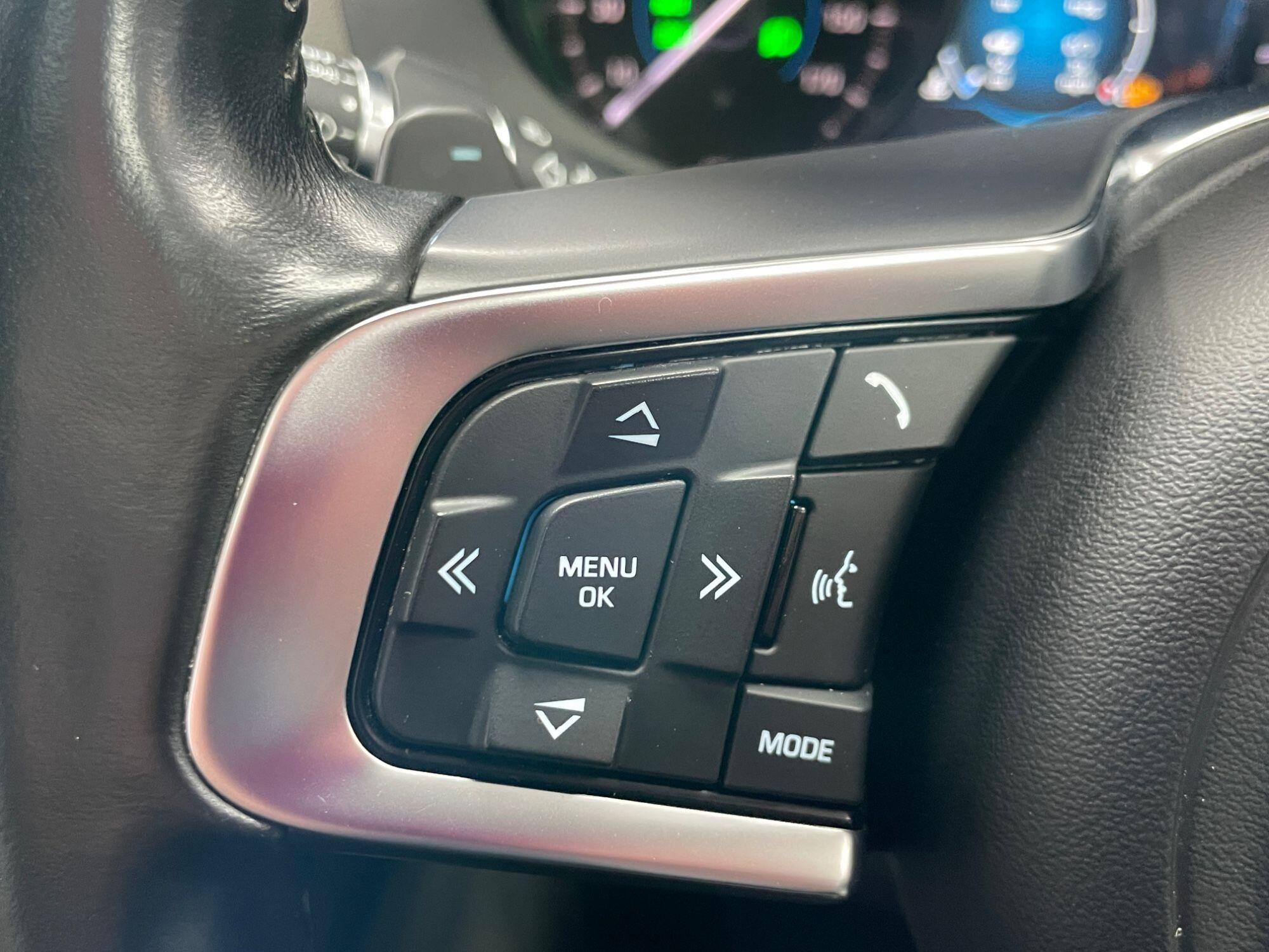 Jaguar F-Pace - Image 38