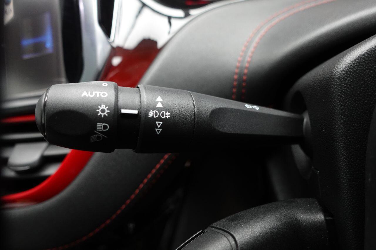 Peugeot 208 - Image 32