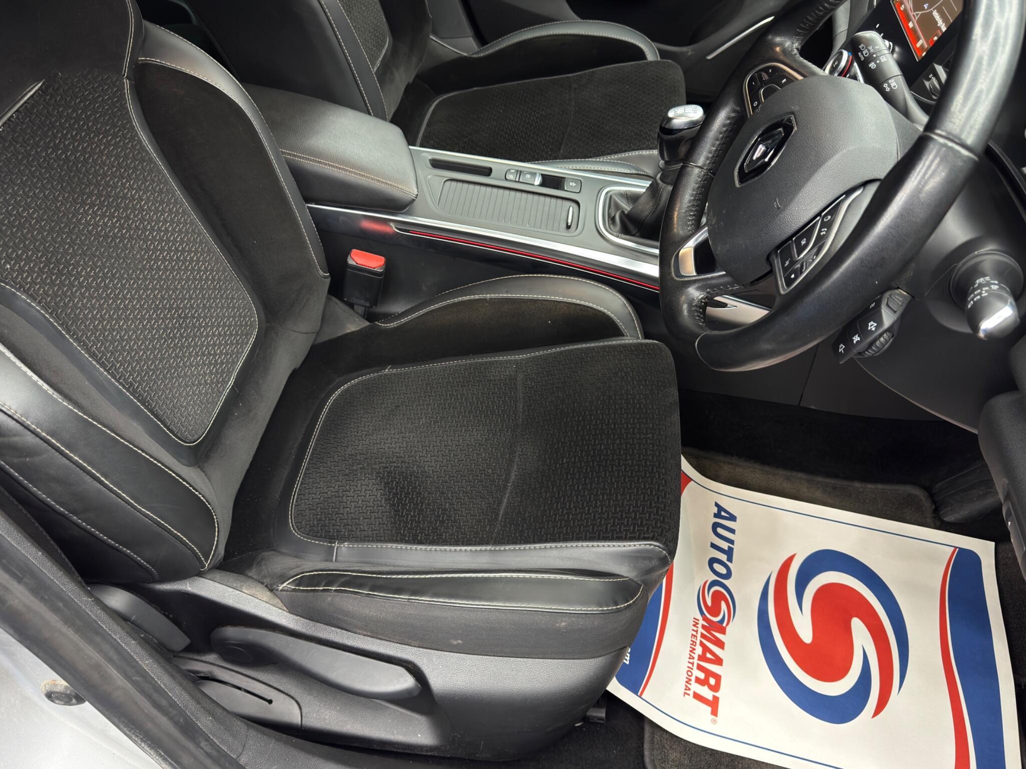 Renault Megane - Image 13