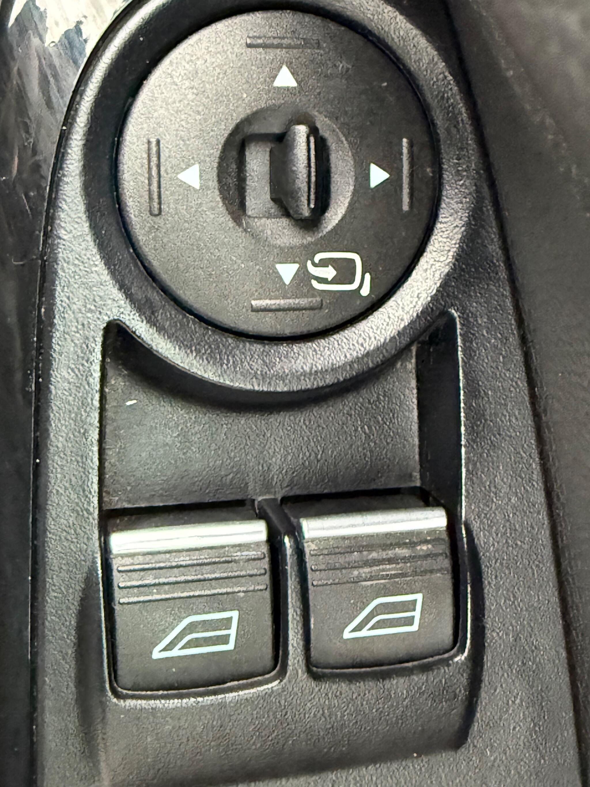 Ford Fiesta - Image 26