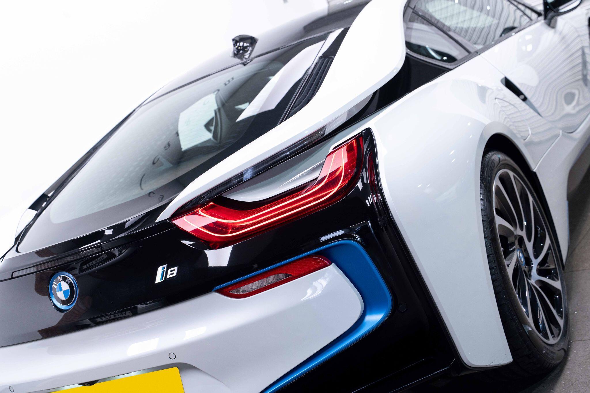 BMW i8 - Image 33