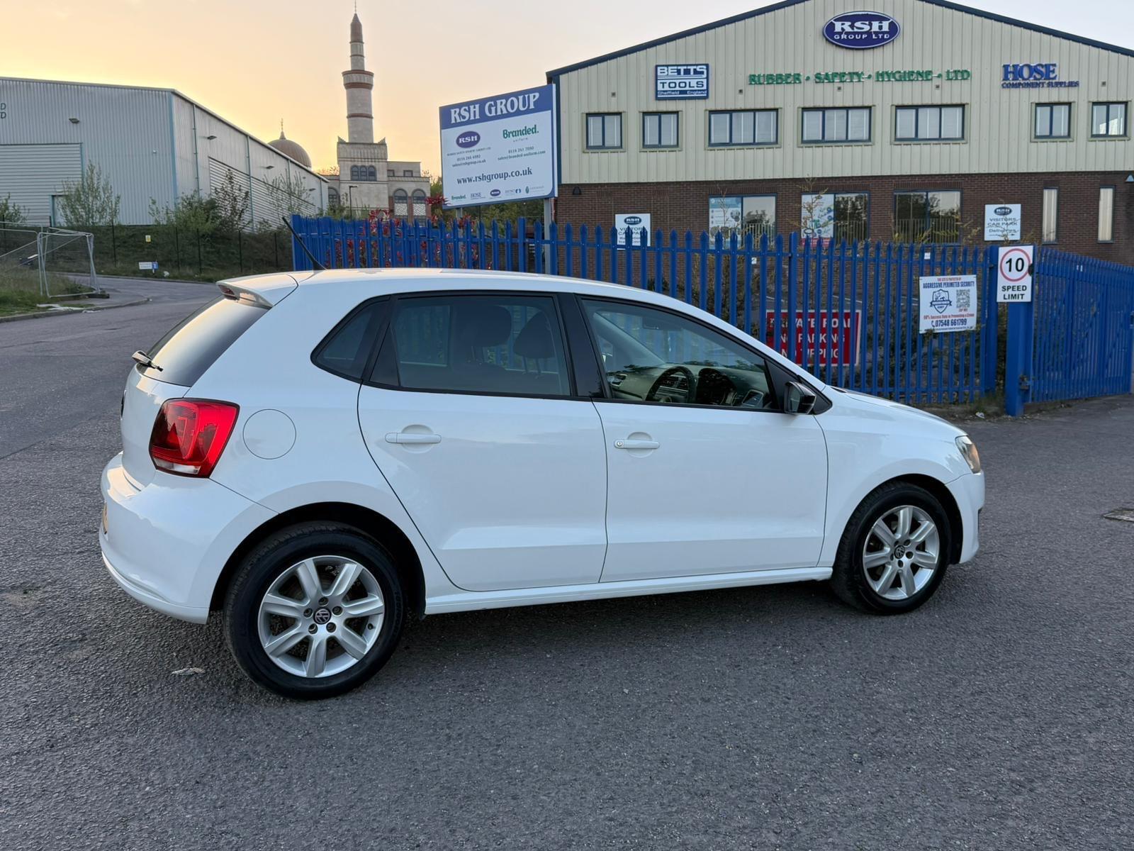 Volkswagen Polo - Image 12