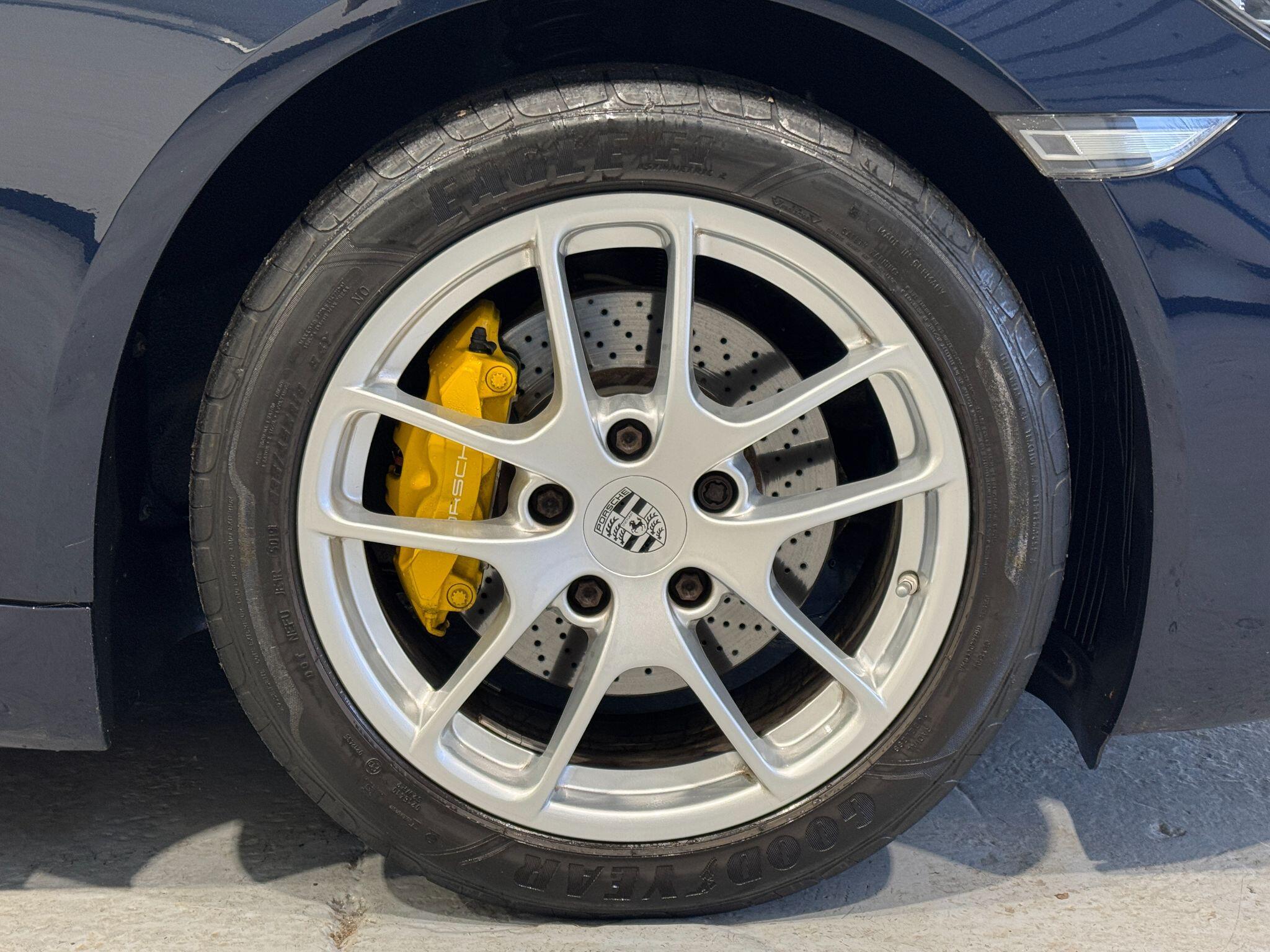 Porsche 718 Cayman - Image 23