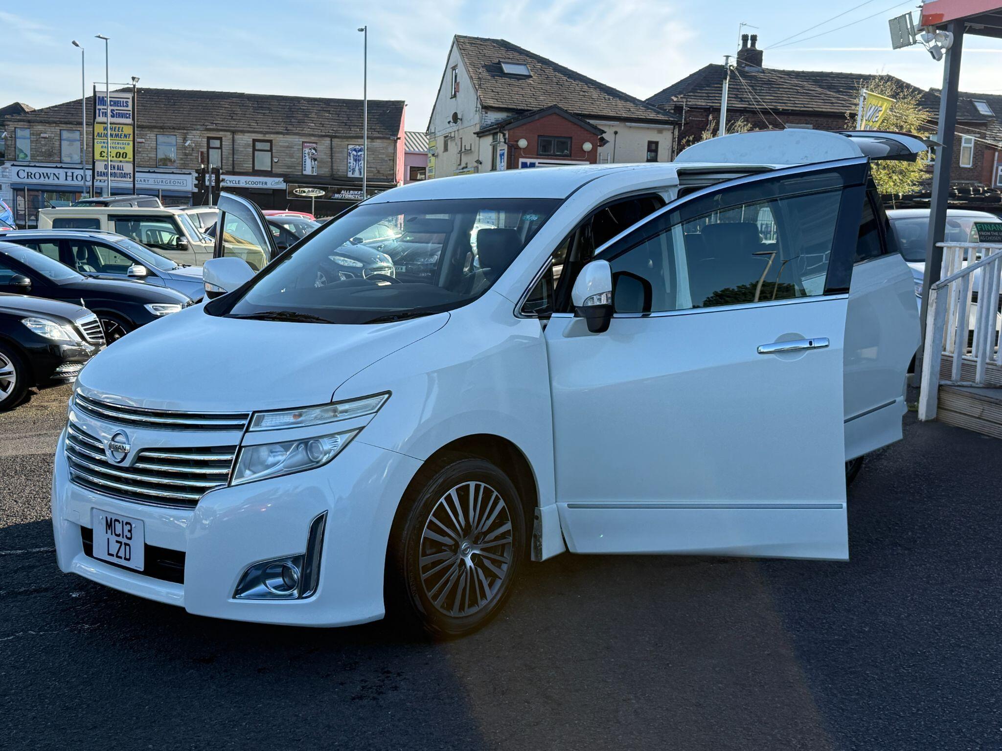 Nissan Elgrand - Image 16