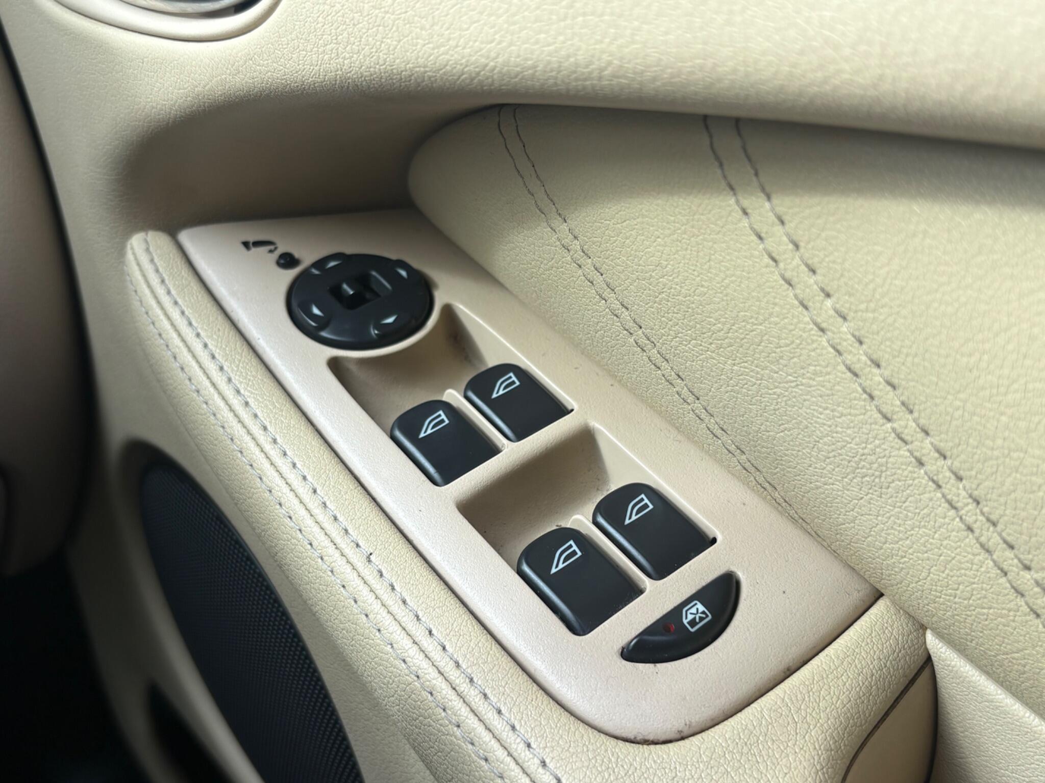 Jaguar X-TYPE - Image 37