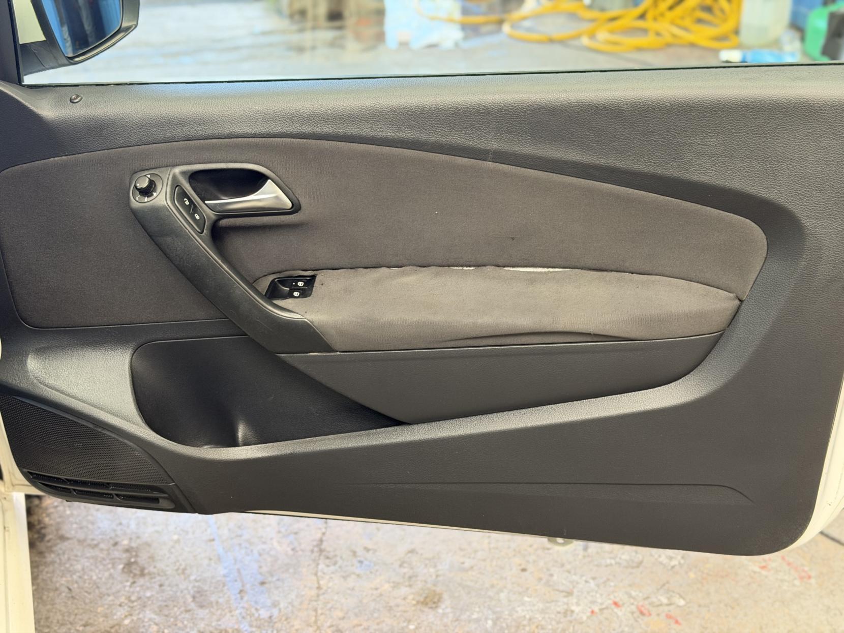 Volkswagen Polo - Image 19