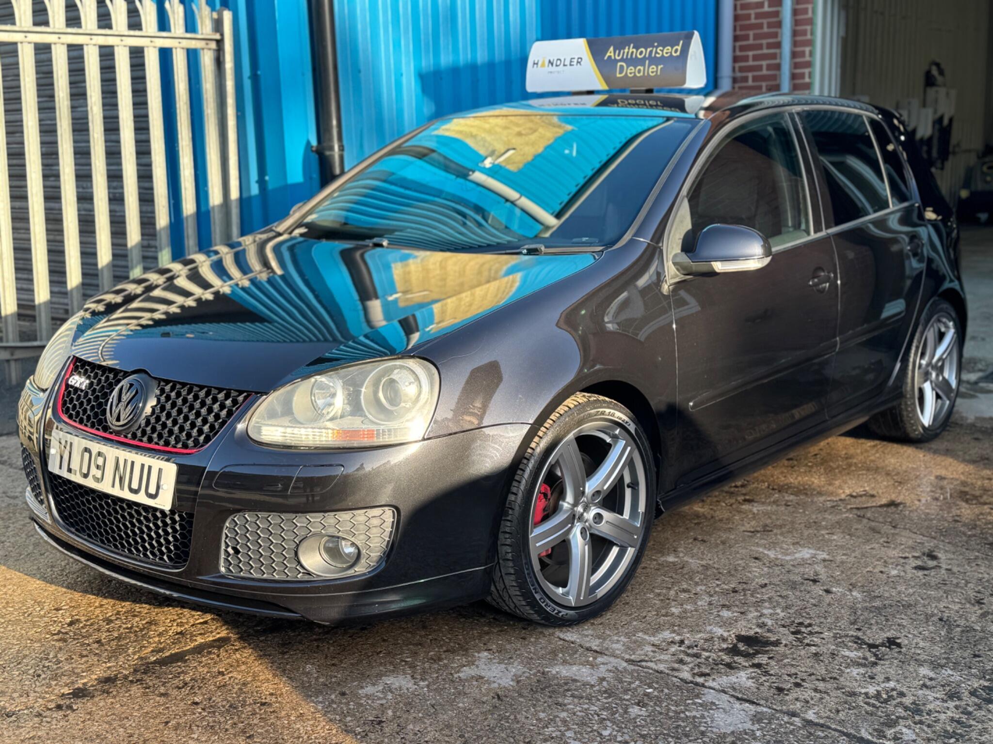 Volkswagen Golf - Image 10