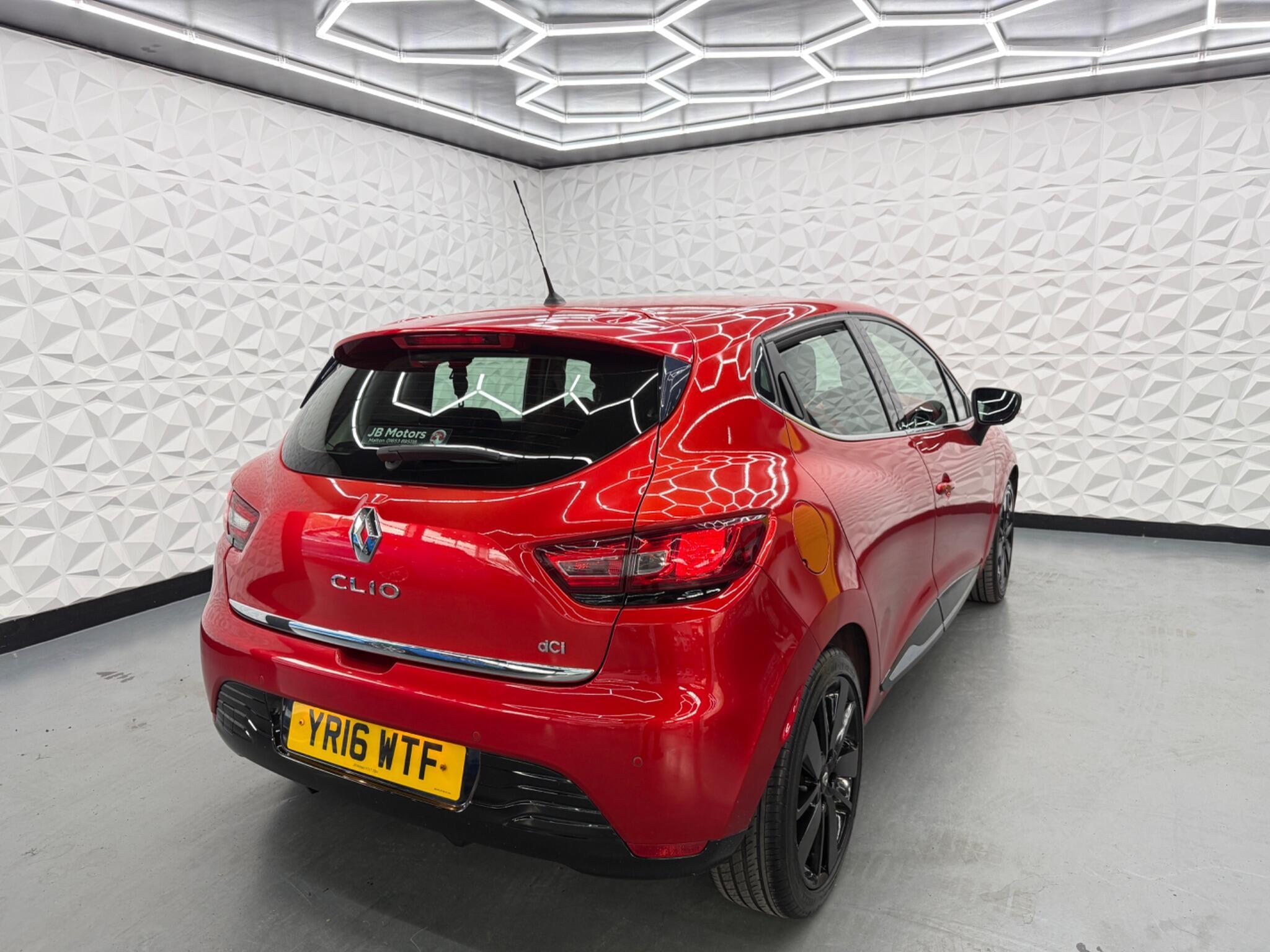 Renault Clio - Image 12