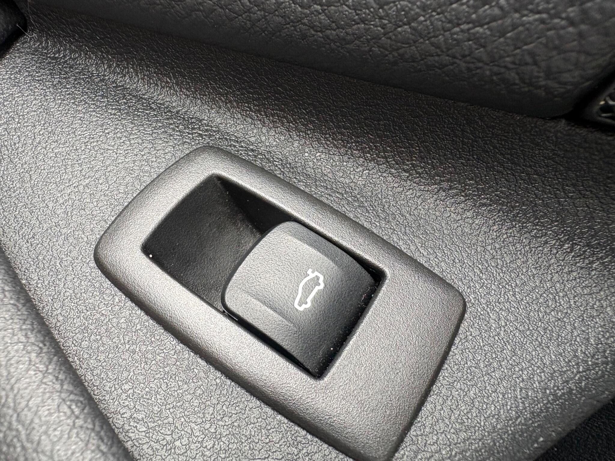 BMW 5 Series - Image 52