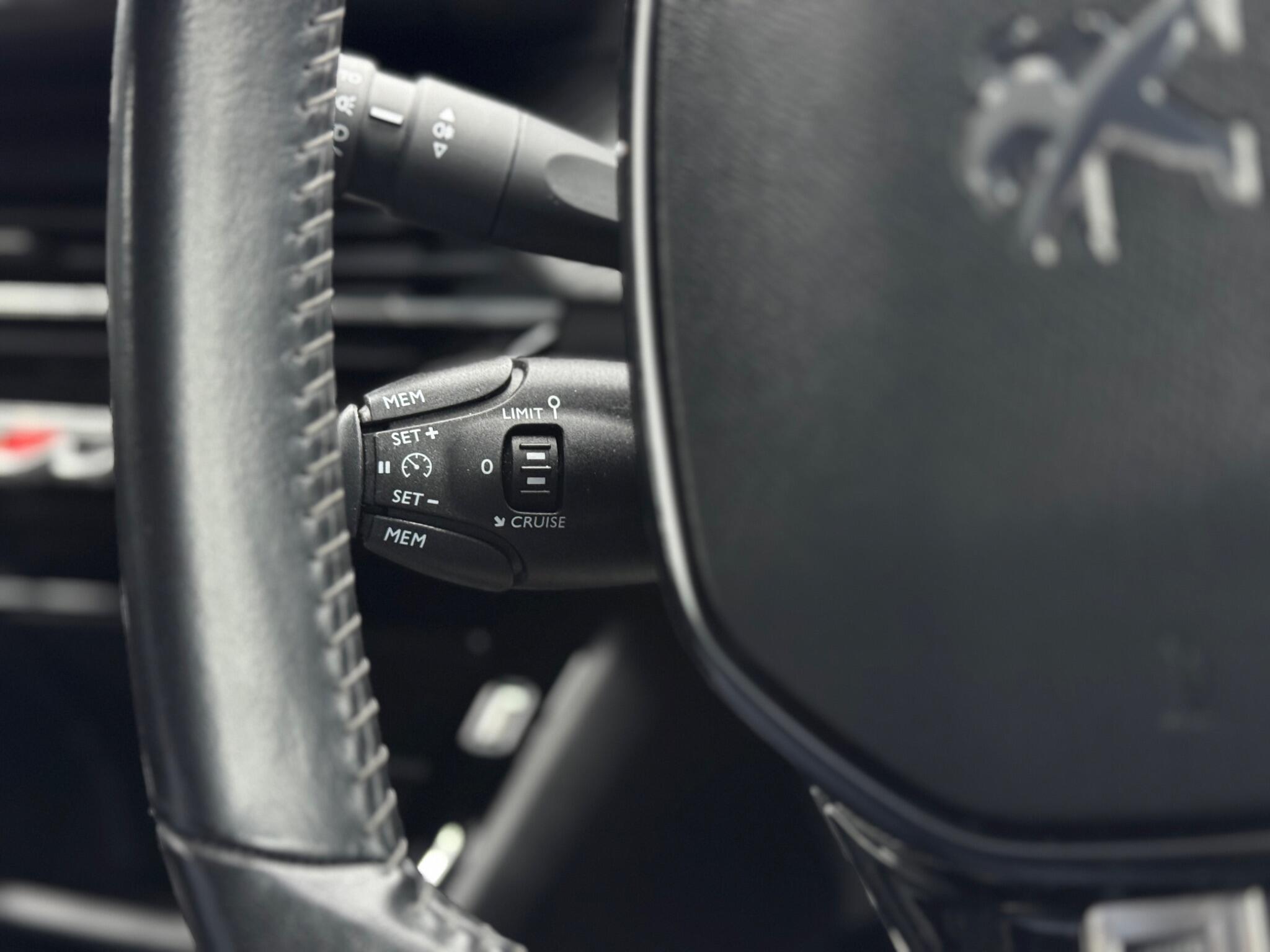 Peugeot 208 - Image 22