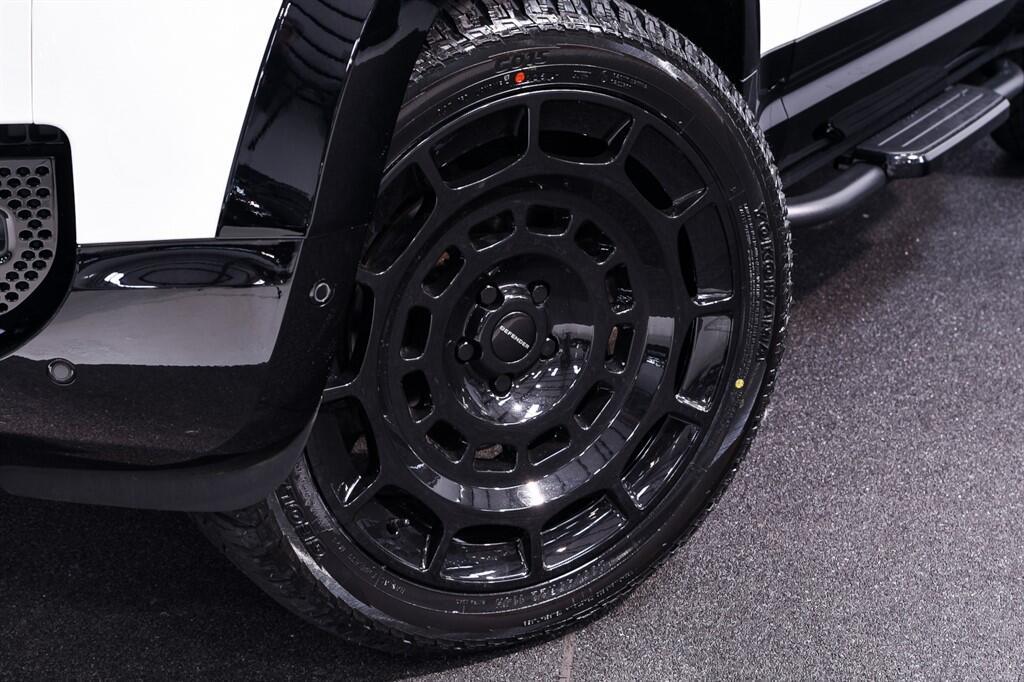 Land Rover Defender 90 - Image 8