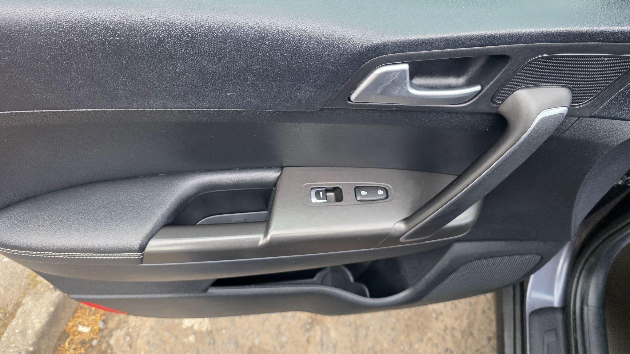 Kia Sportage - Image 38