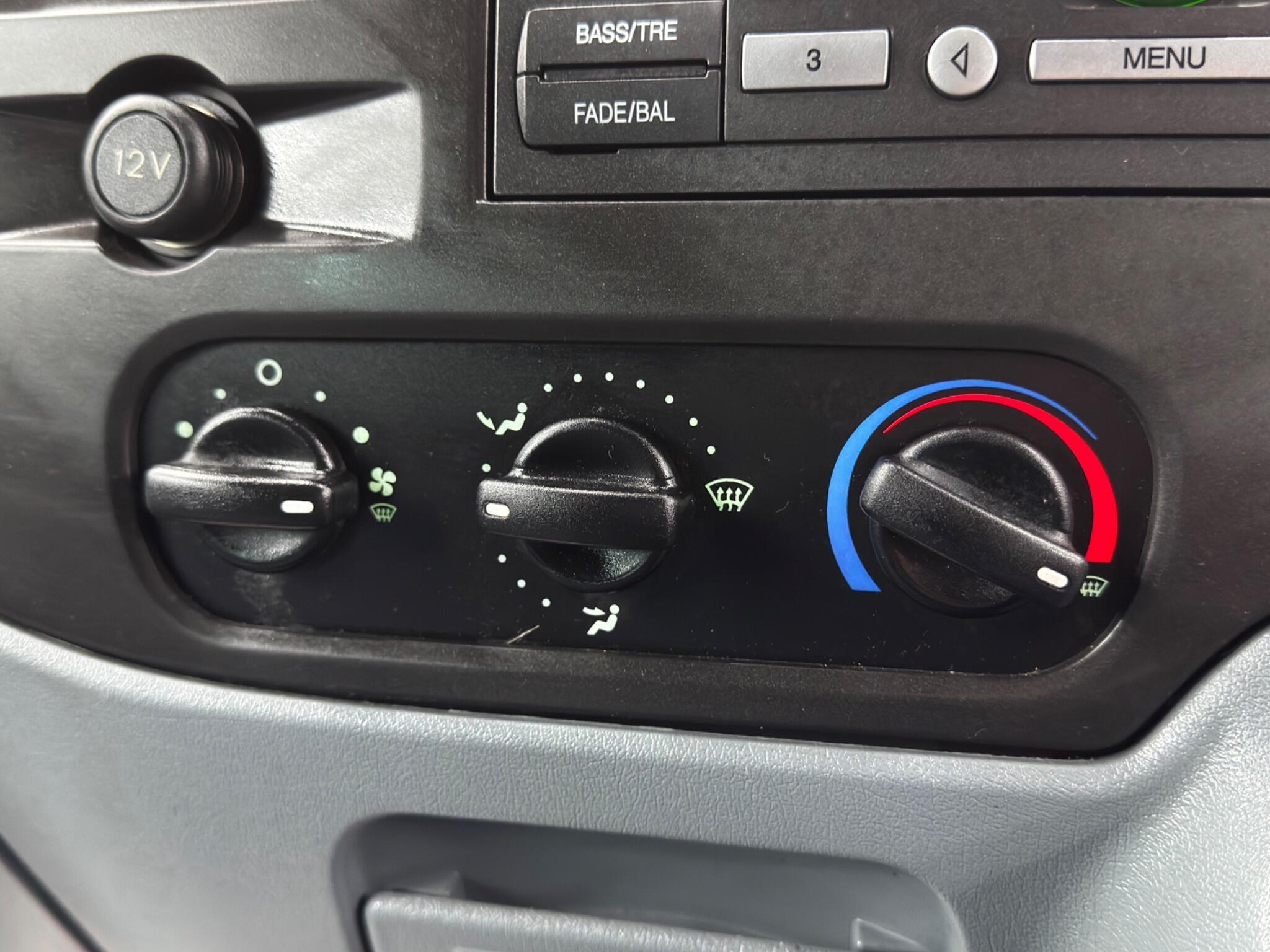 Ford Transit - Image 30