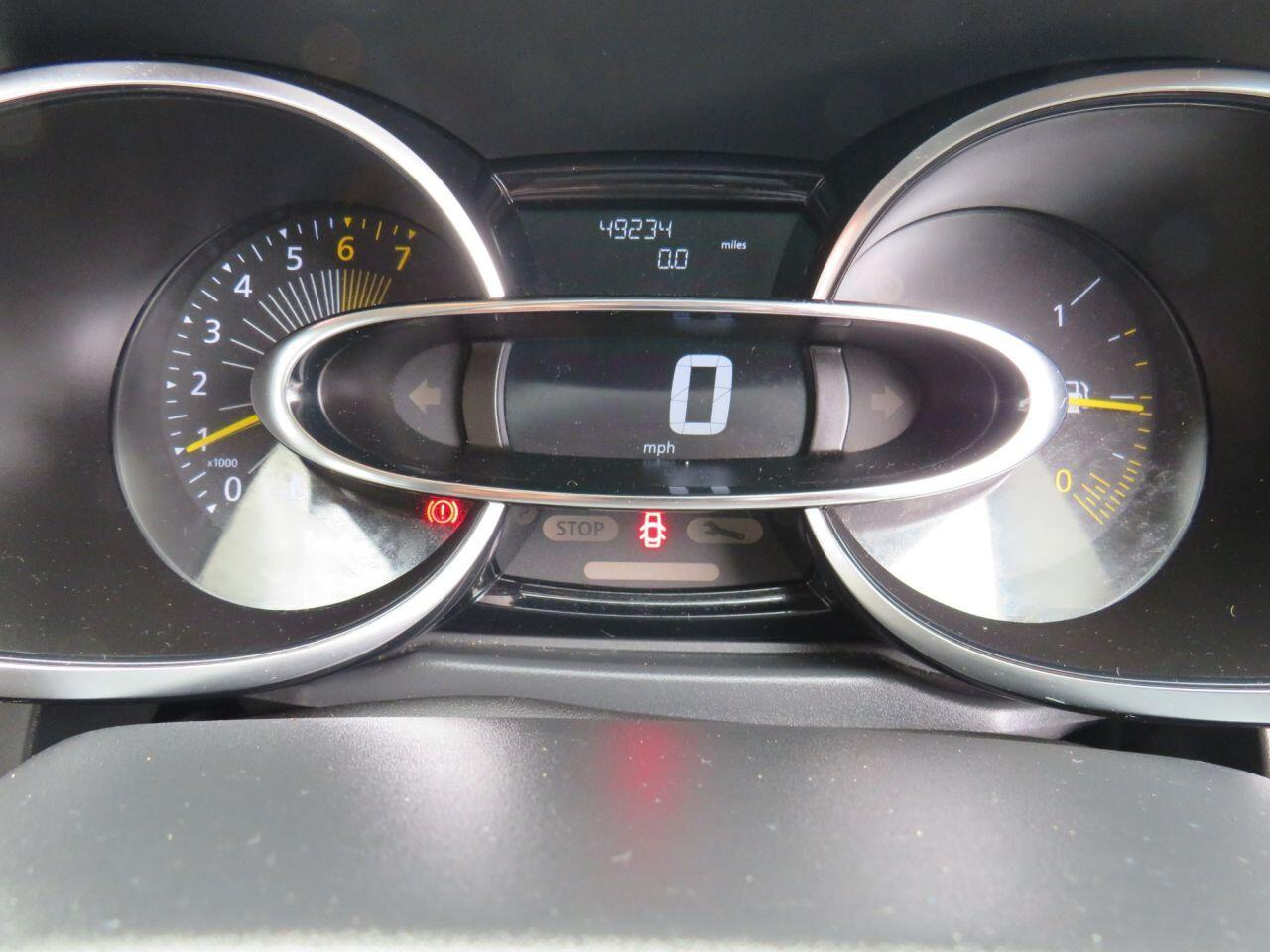 Renault Clio - Image 12