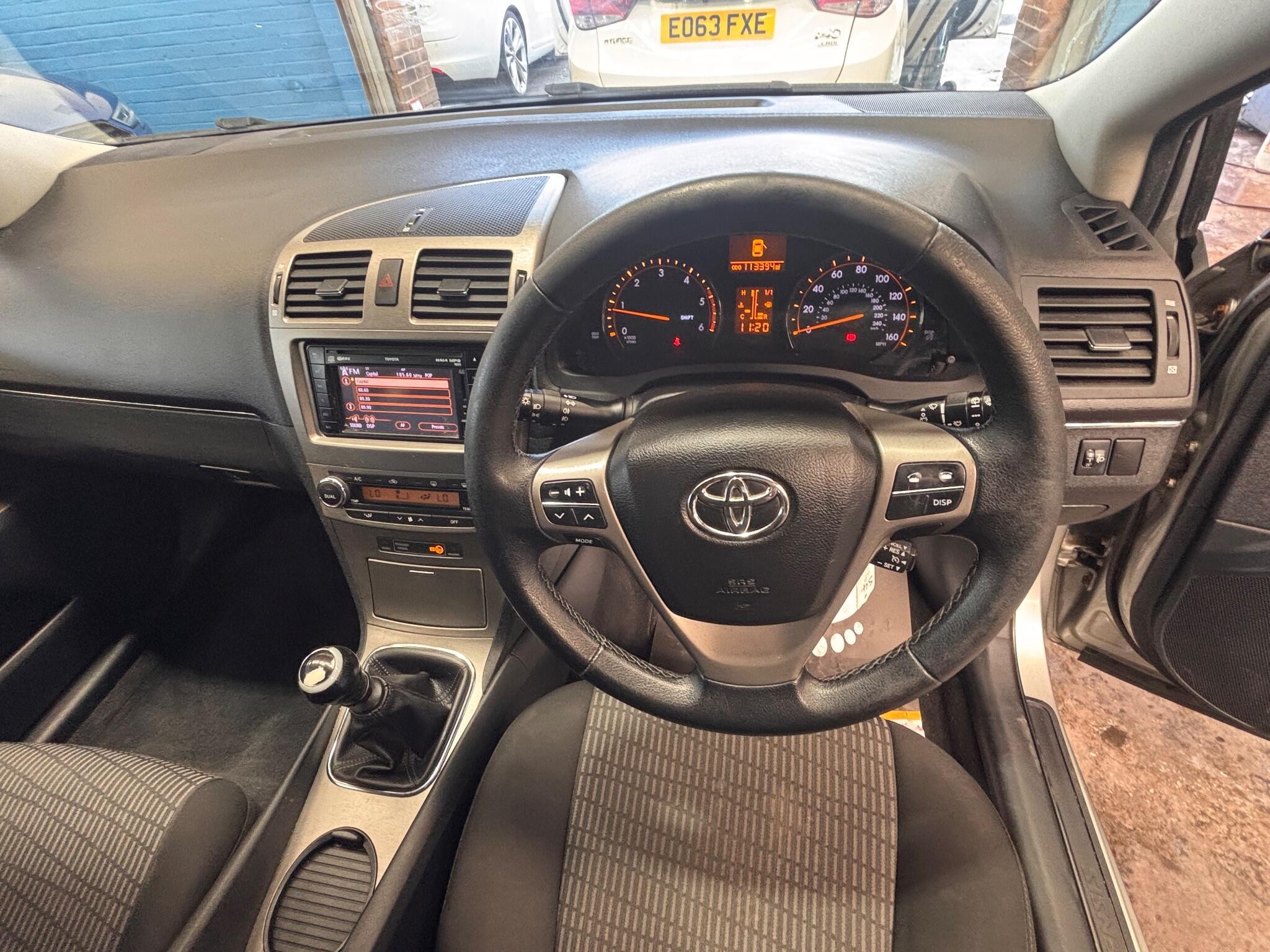 Toyota Avensis - Image 16