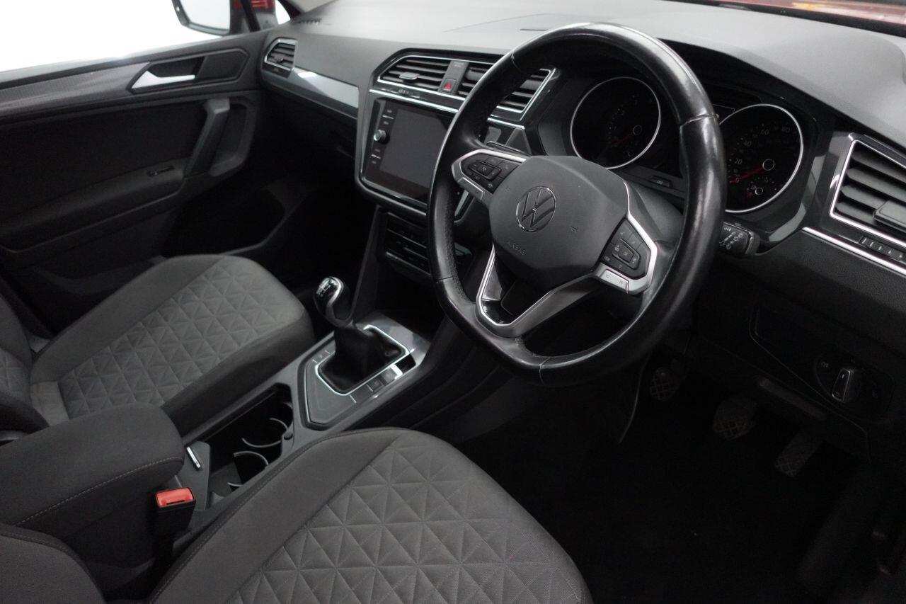 Volkswagen Tiguan - Image 14