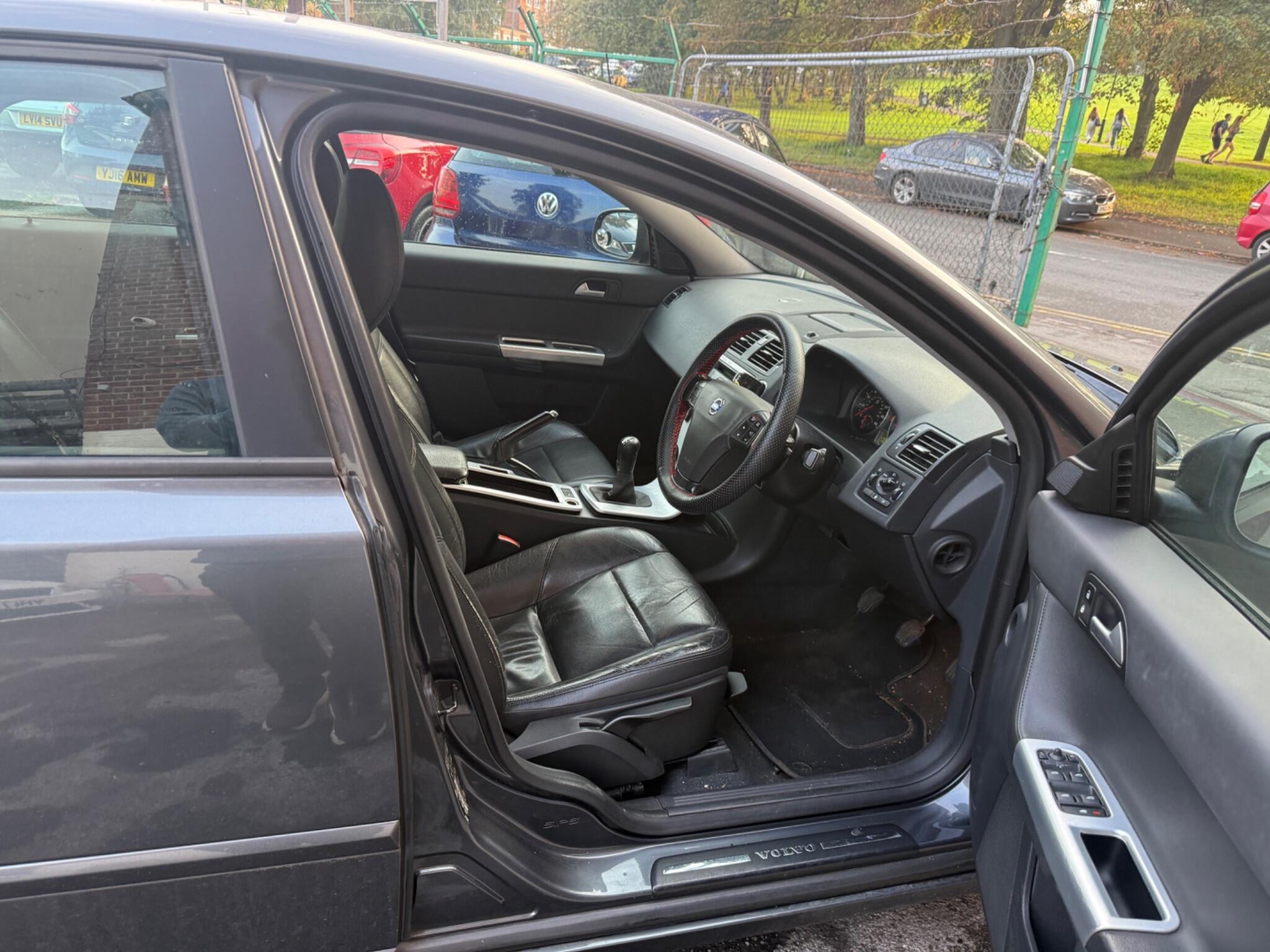 Volvo S40 - Image 14