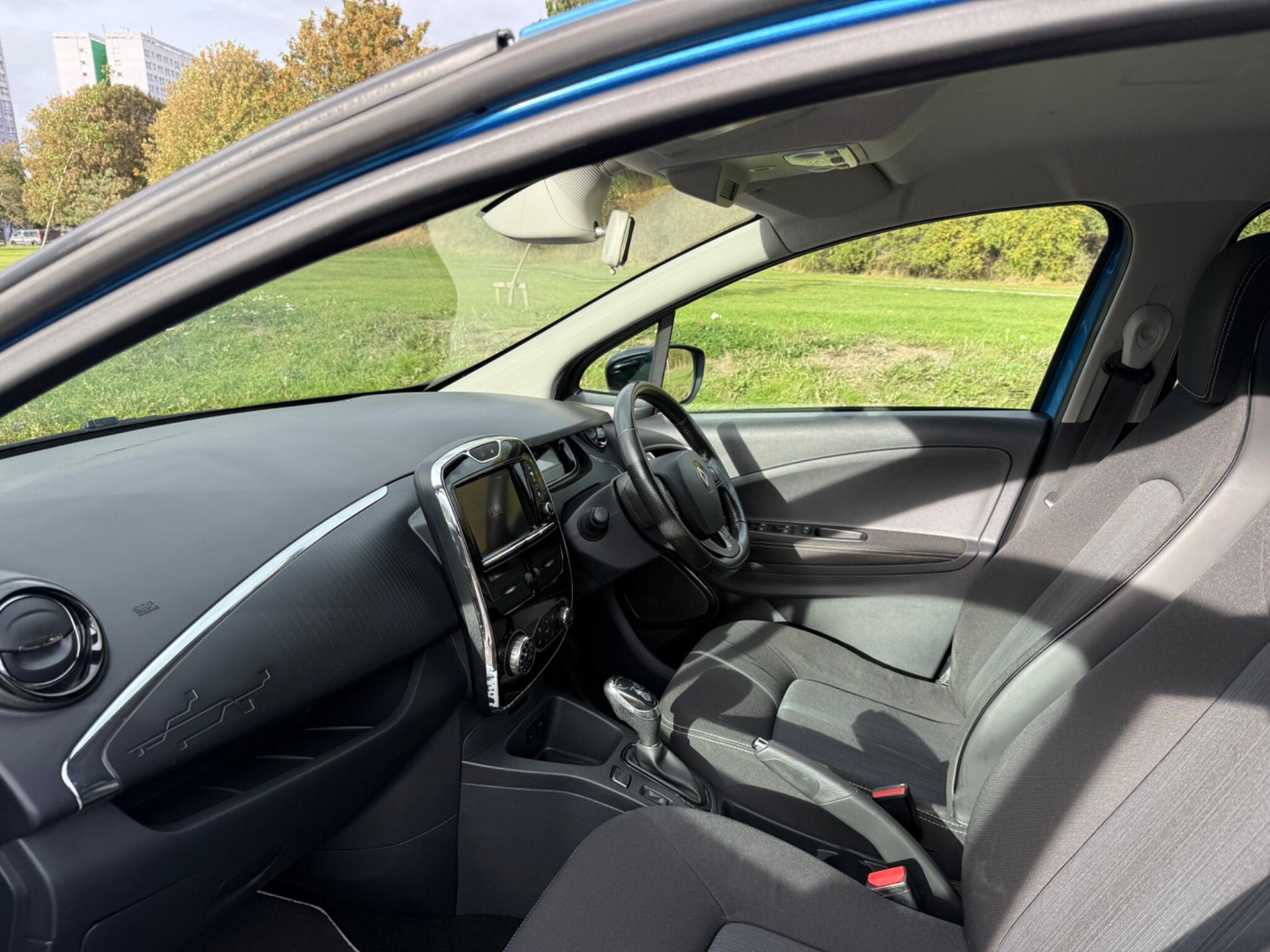 Renault Zoe - Image 11