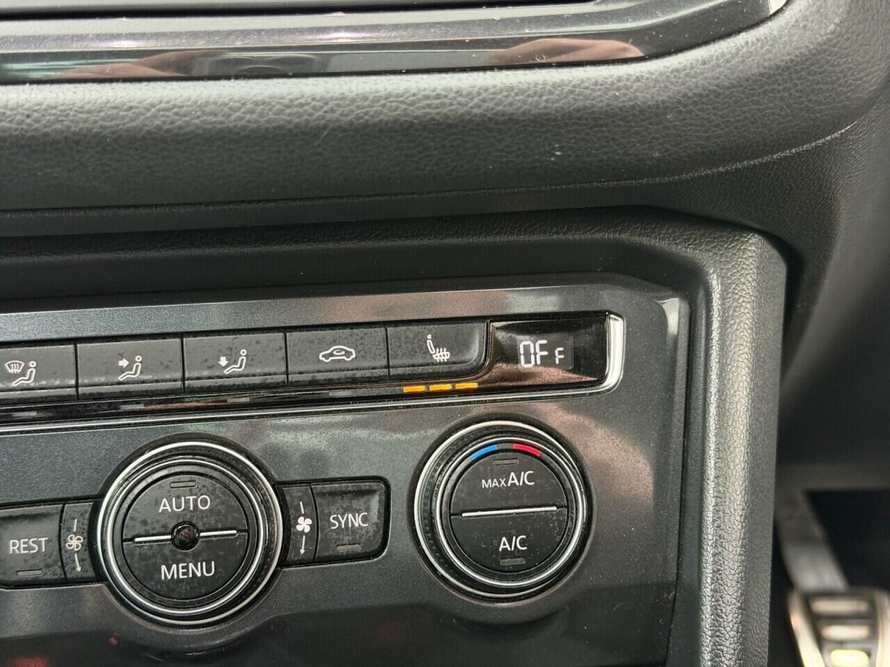 Volkswagen Tiguan - Image 36