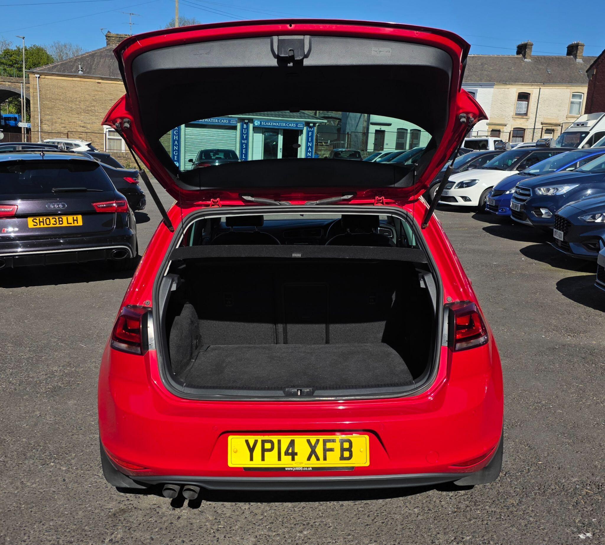 Volkswagen Golf - Image 21