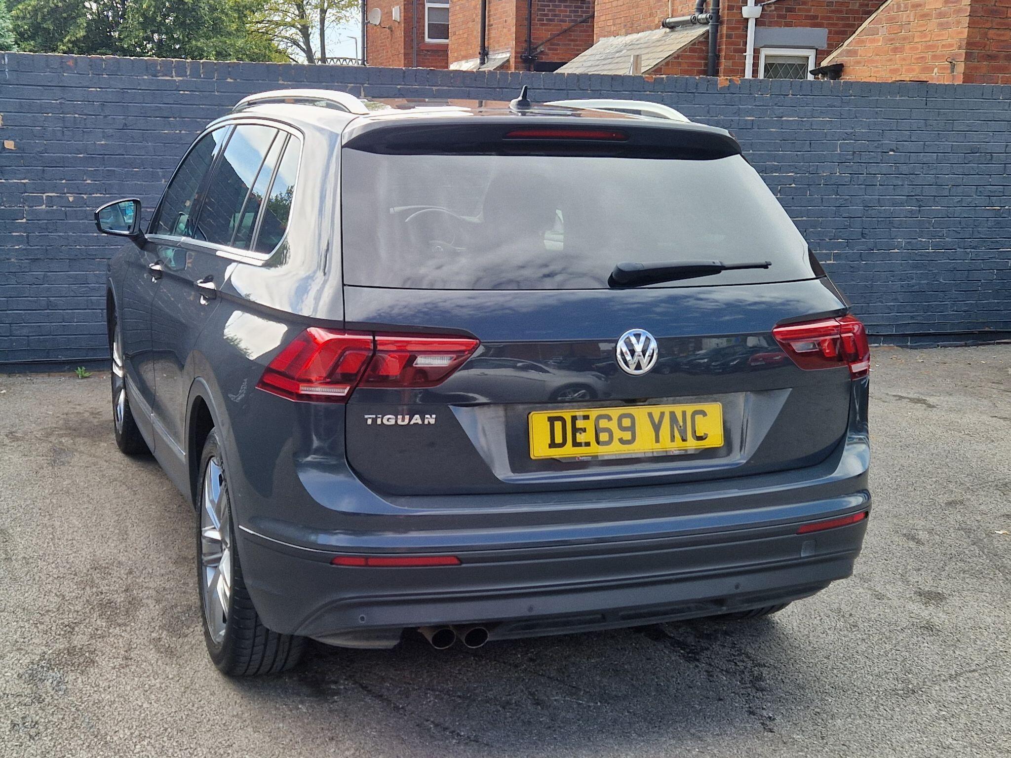 Volkswagen Tiguan - Image 8