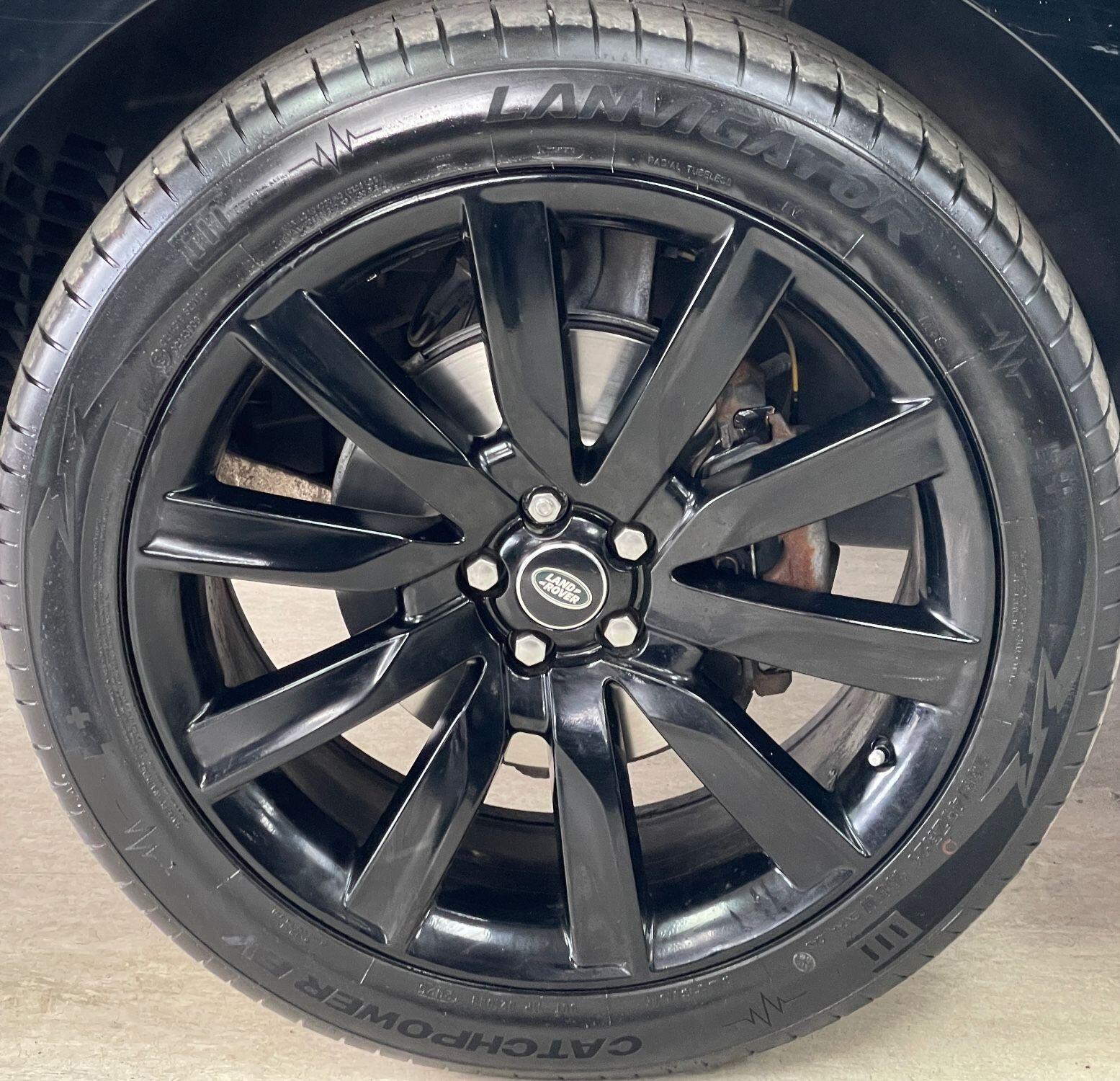 Land Rover Range Rover Velar - Image 15
