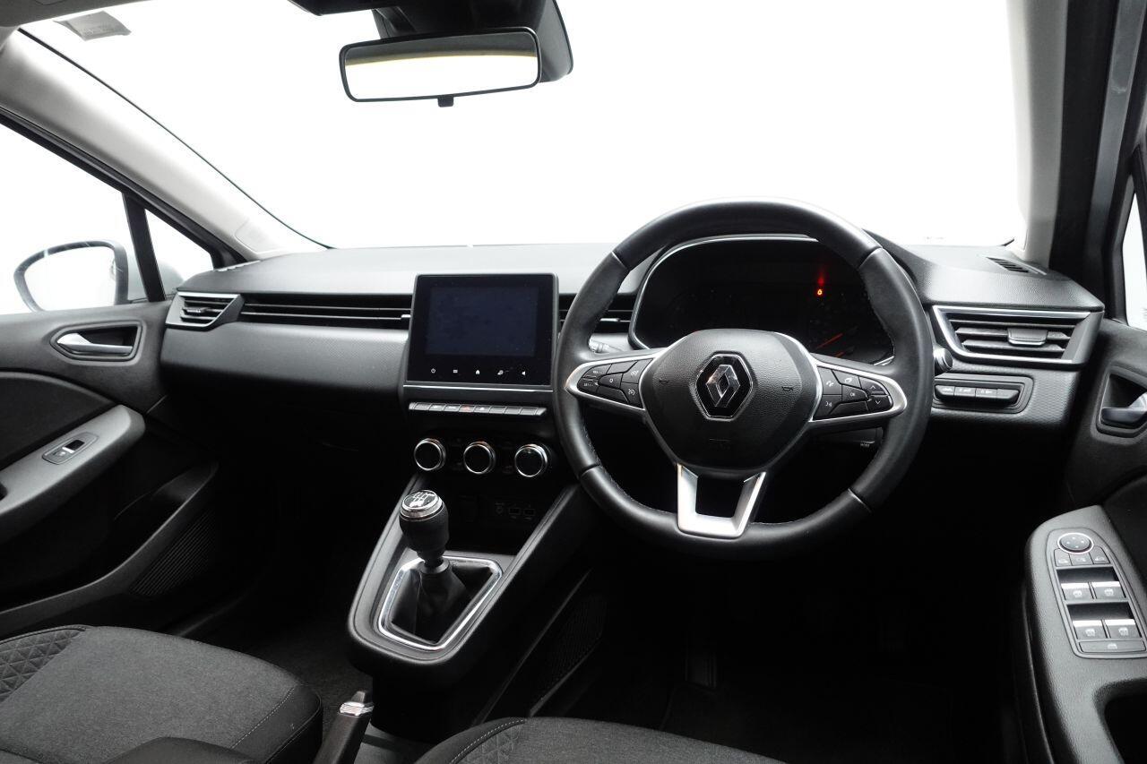 Renault Clio - Image 15