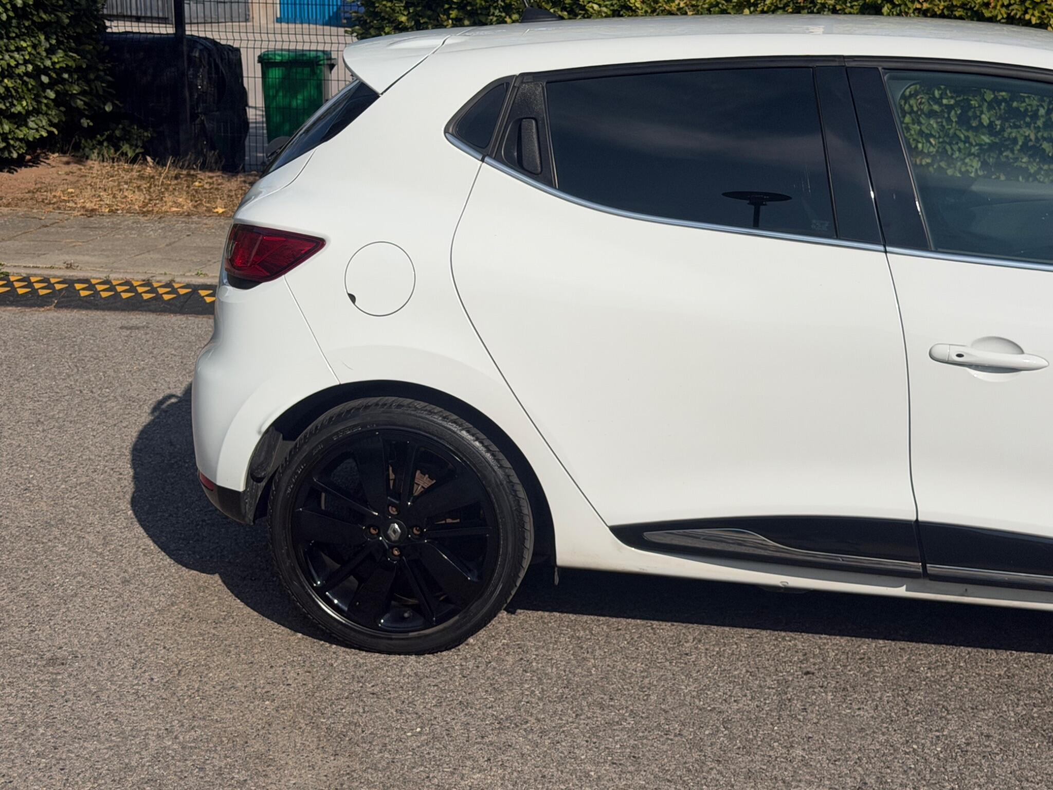 Renault Clio - Image 4
