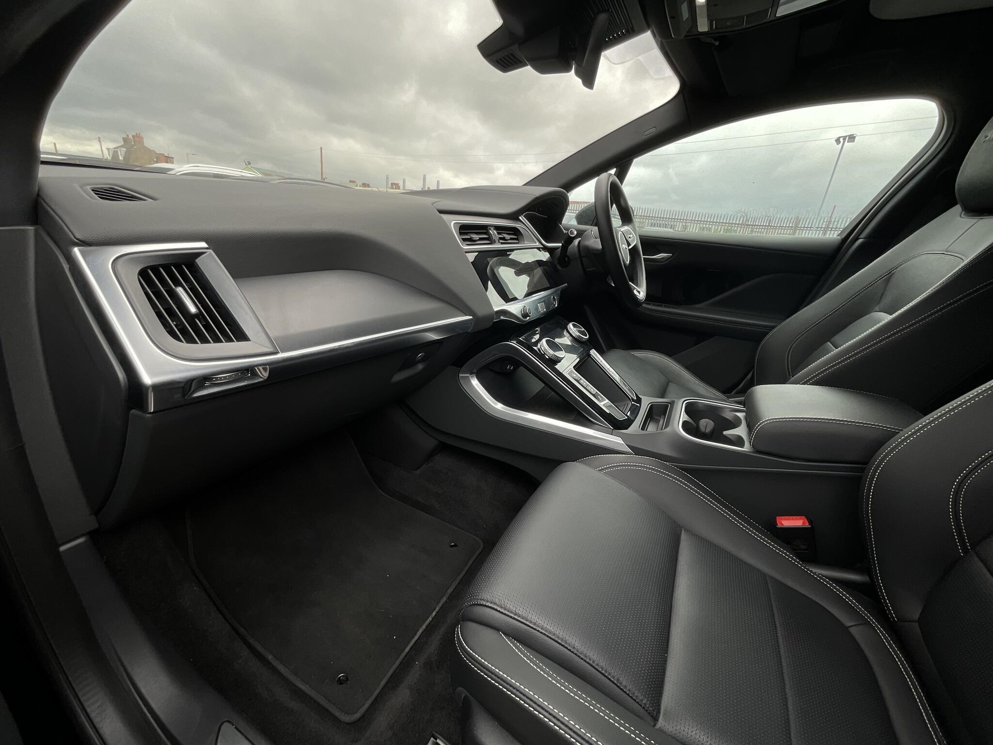 Jaguar I-Pace - Image 17