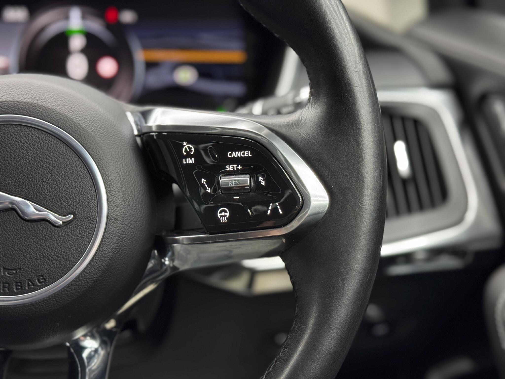 Jaguar I-Pace - Image 21