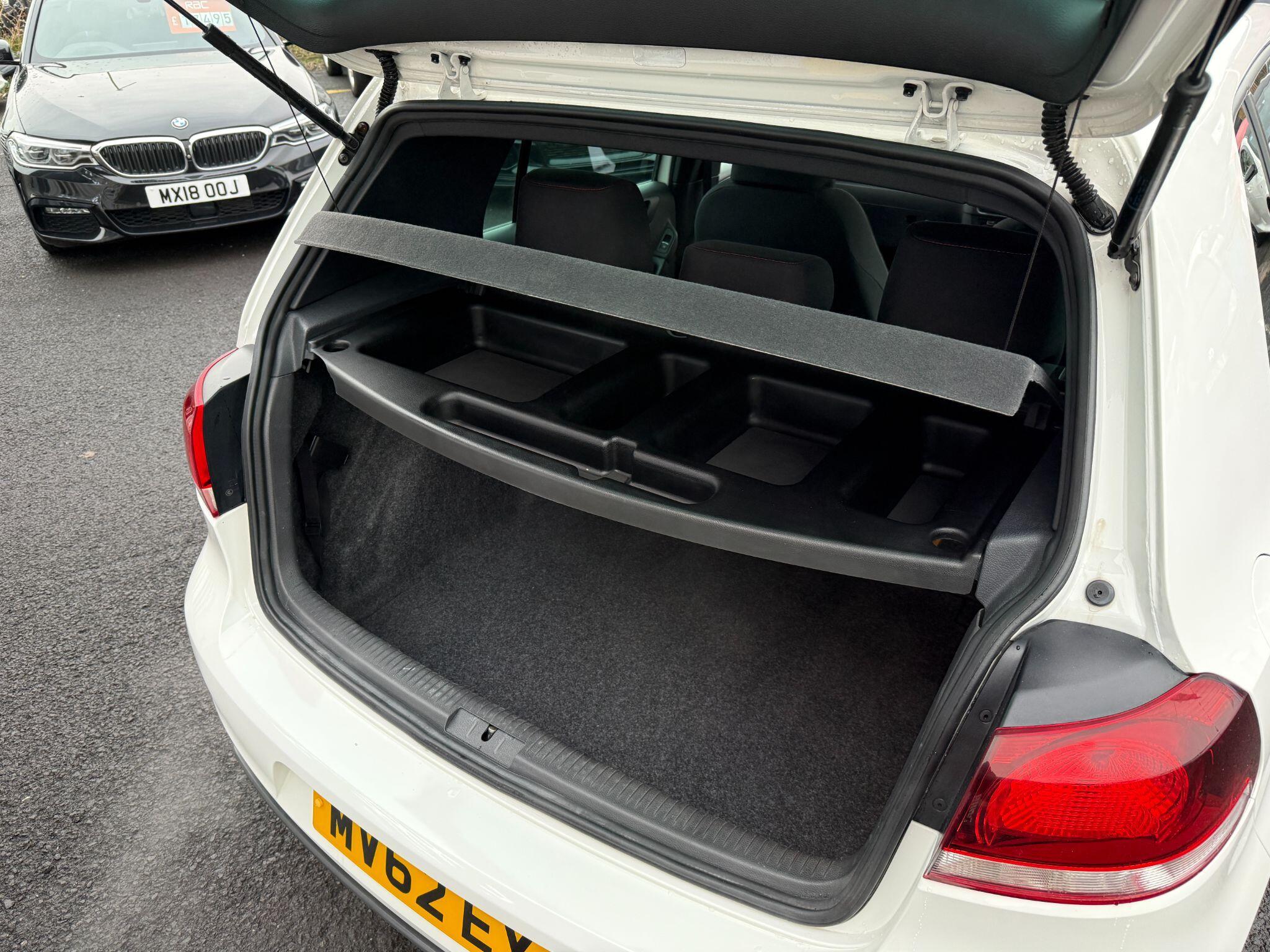 Volkswagen Golf - Image 72