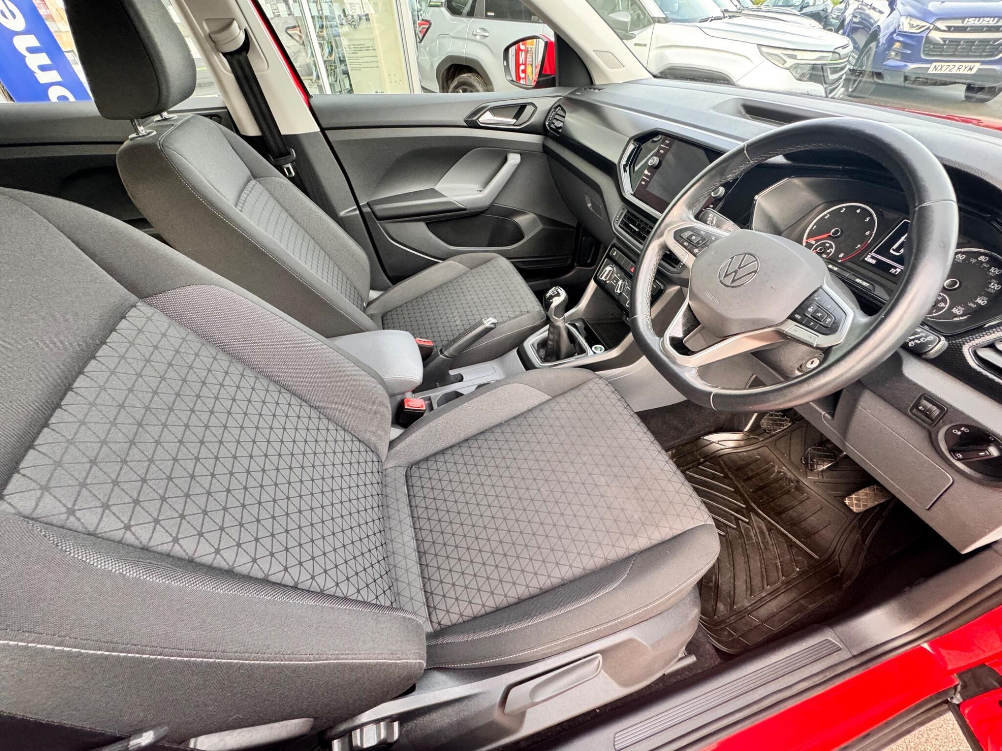 Volkswagen T-Cross - Image 3