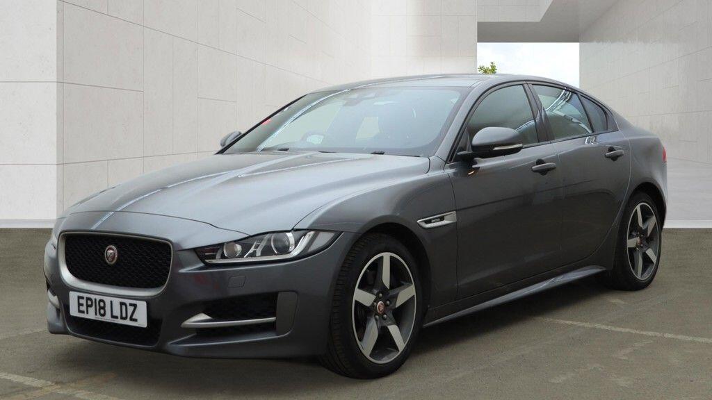 Jaguar XE - Image 2