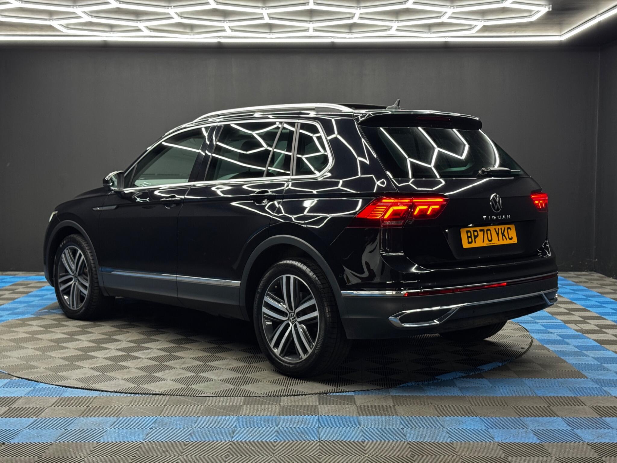 Volkswagen Tiguan - Image 7