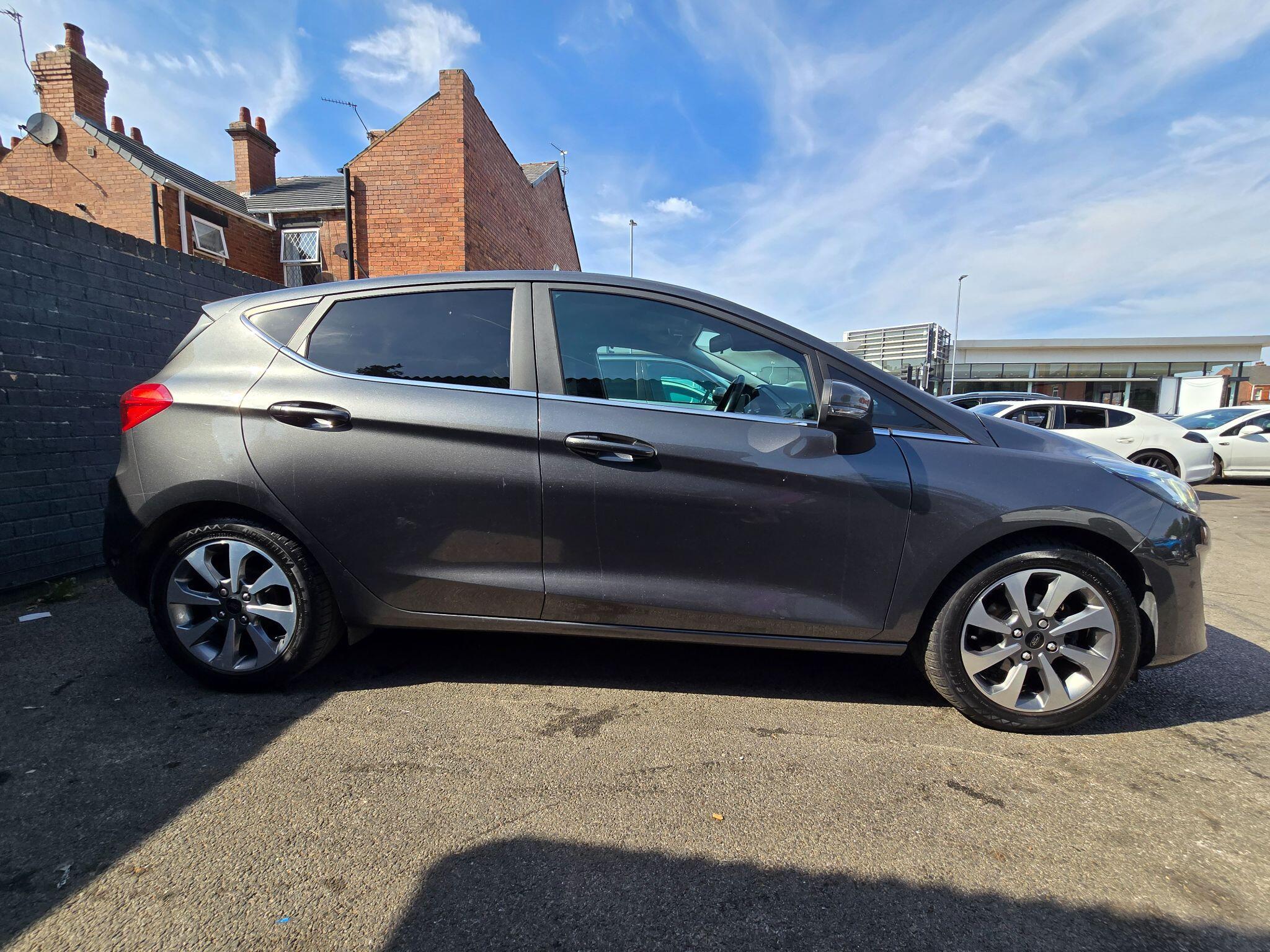Ford Fiesta - Image 9