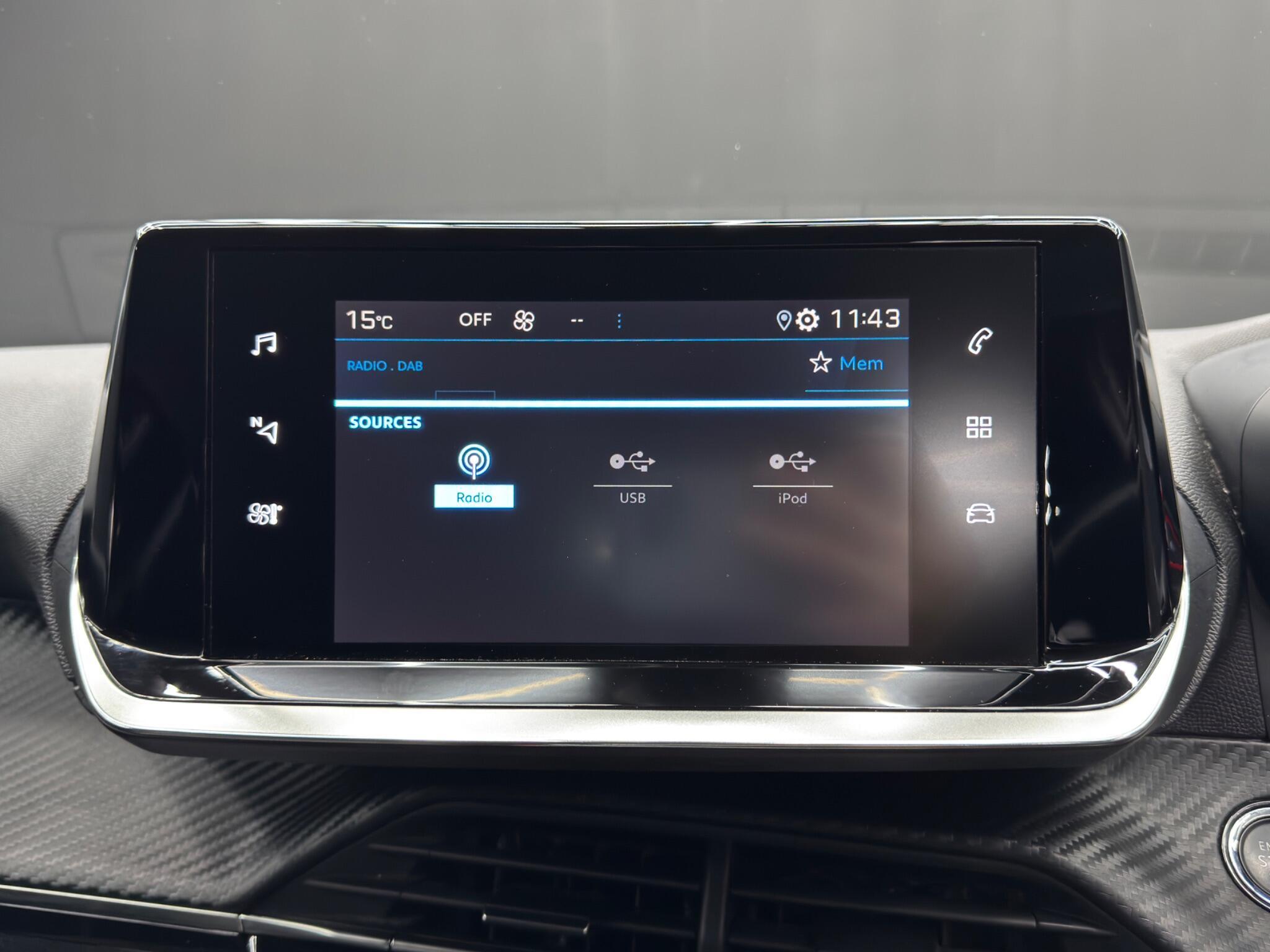 Peugeot 208 - Image 30