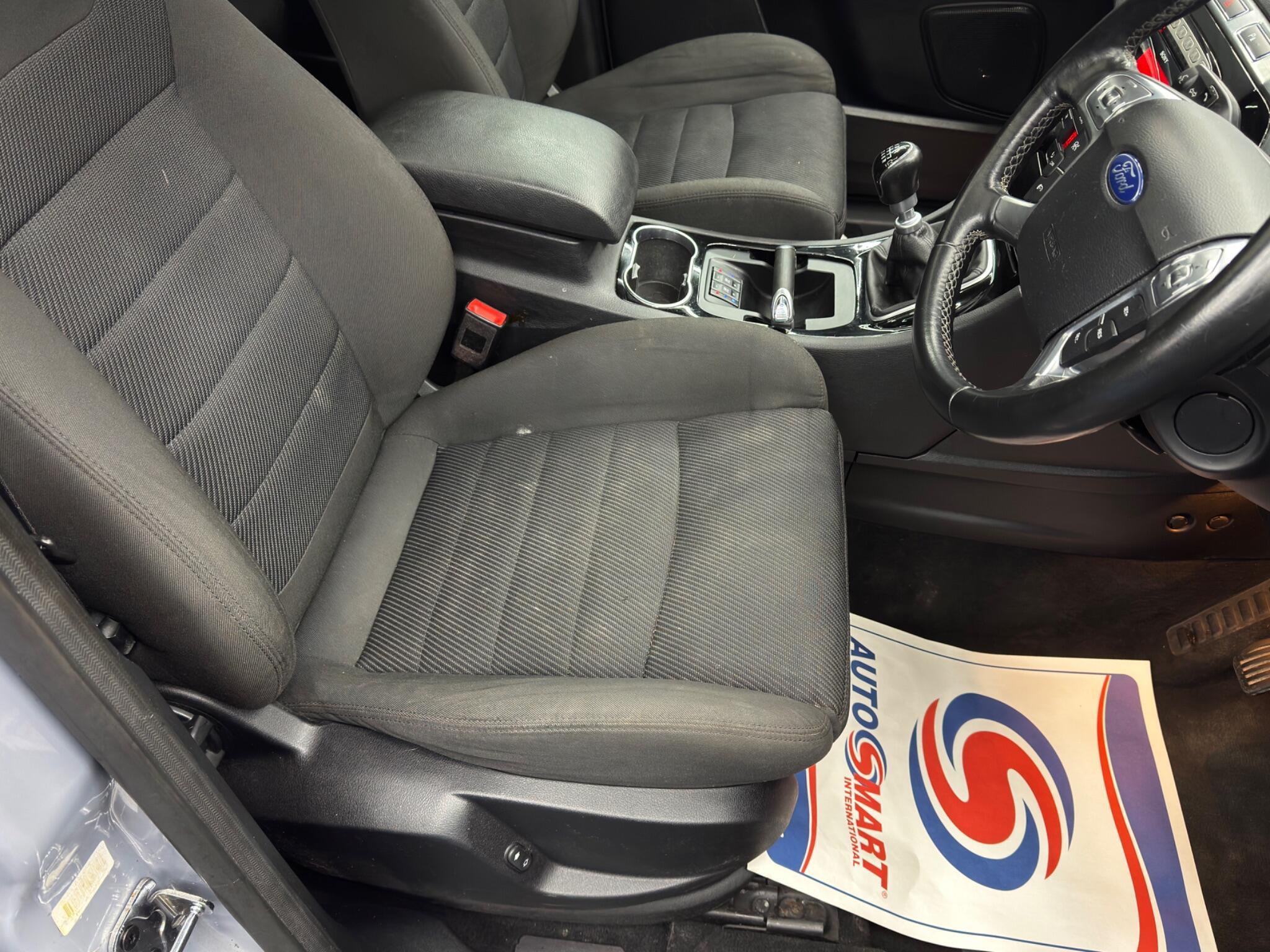 Ford S-MAX - Image 13
