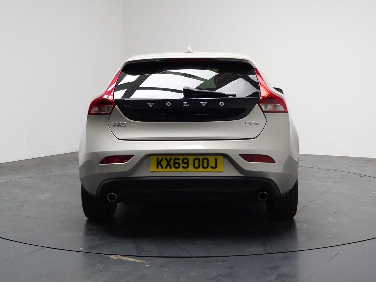 Volvo V40 - Image 11