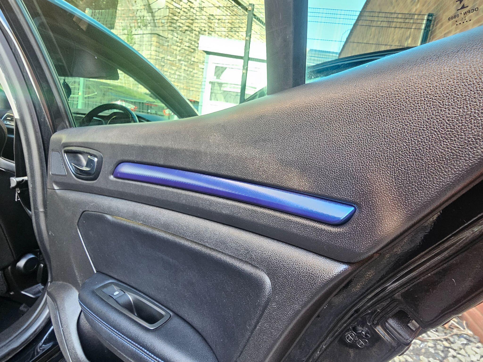 Renault Megane - Image 14