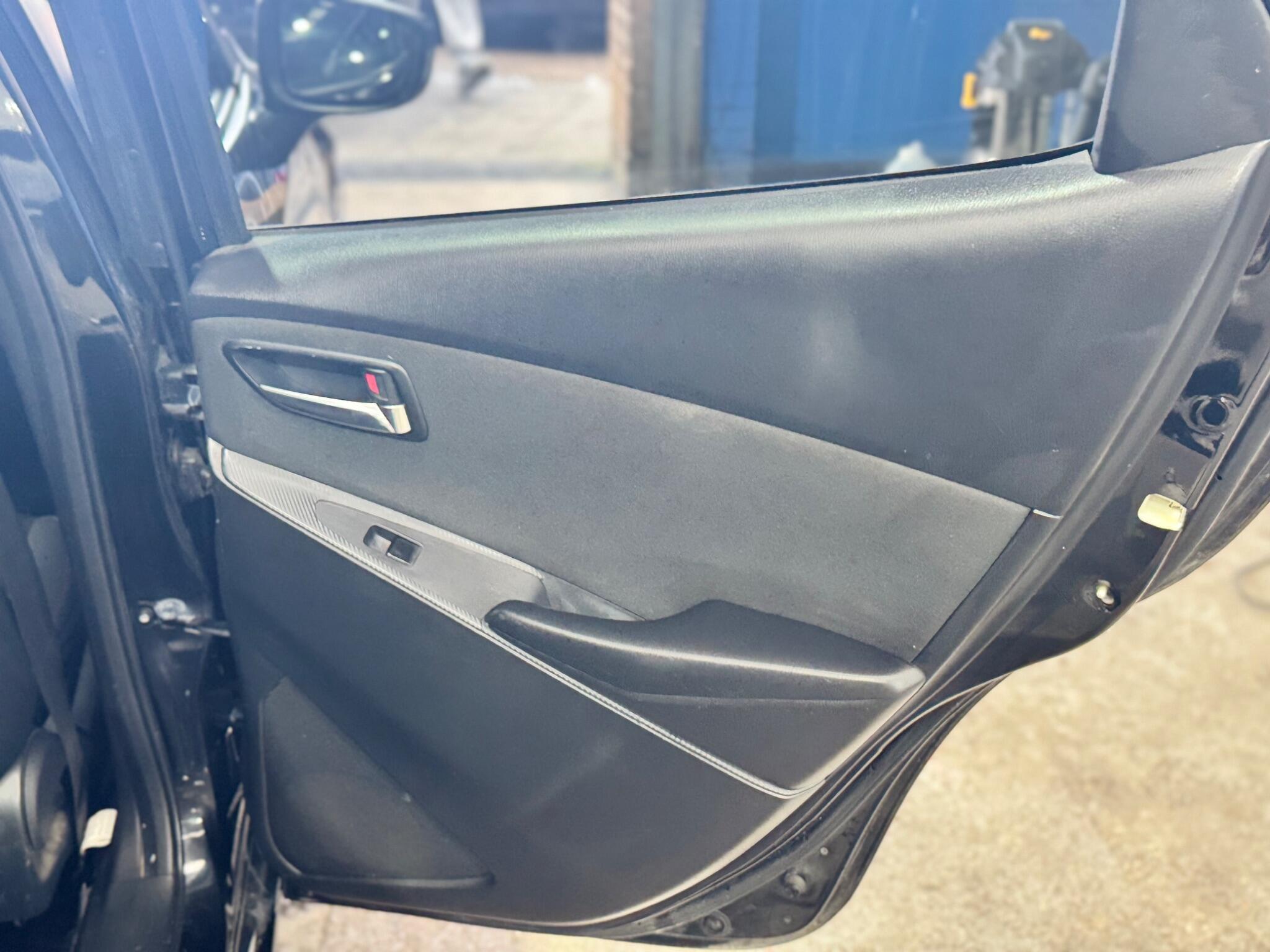 Mazda MAZDA2 - Image 25