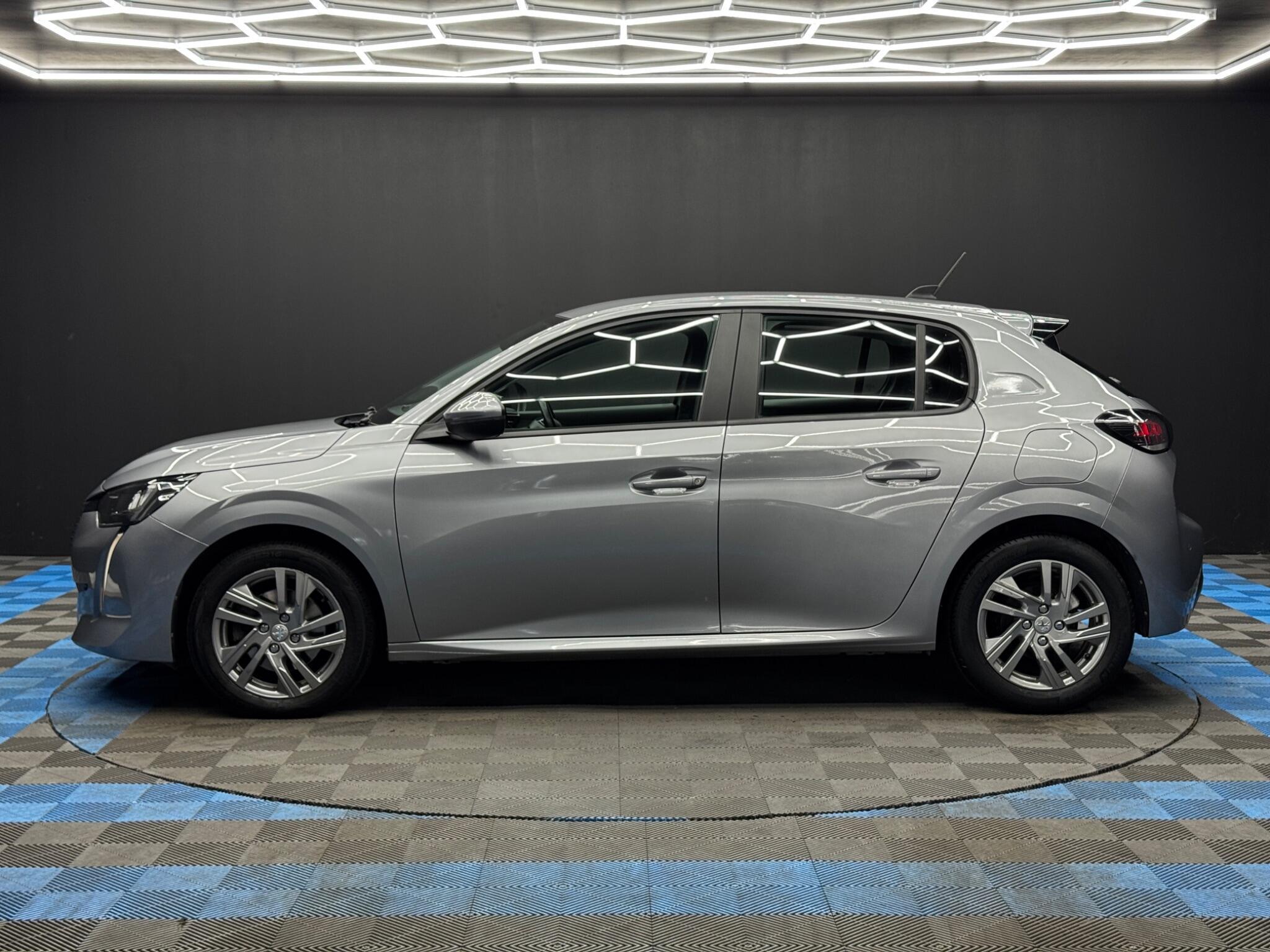 Peugeot 208 - Image 8